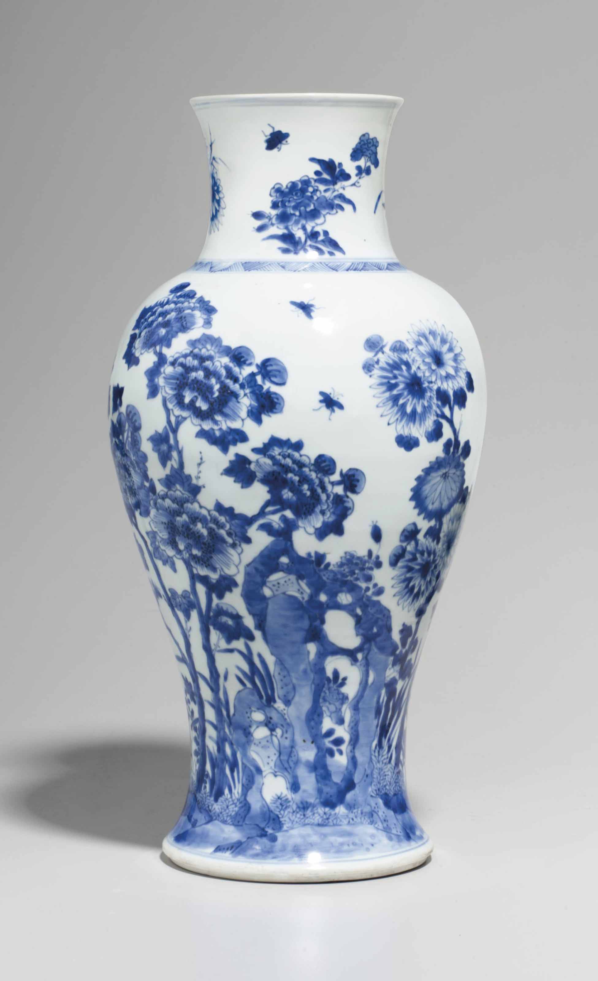 a blue and white baluster vase kangxi detailsx