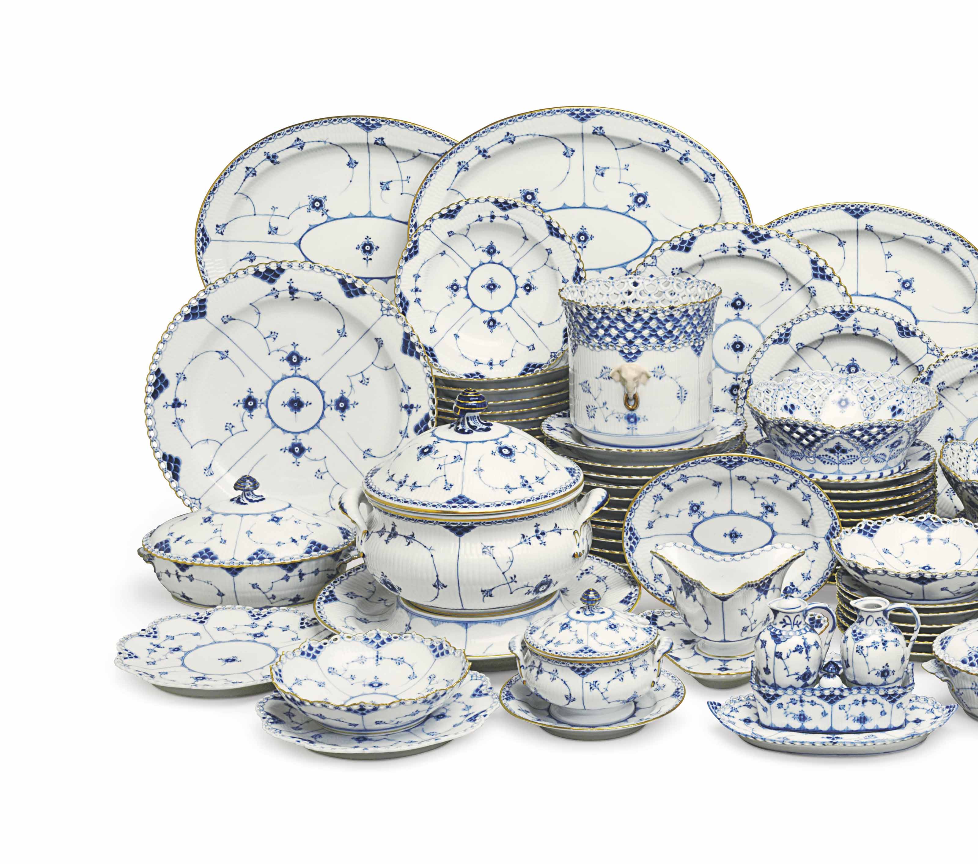 AN ASSEMBLED ROYAL COPENHAGEN PORCELAIN 'BLUE LACE' PART DINNER SERVICE