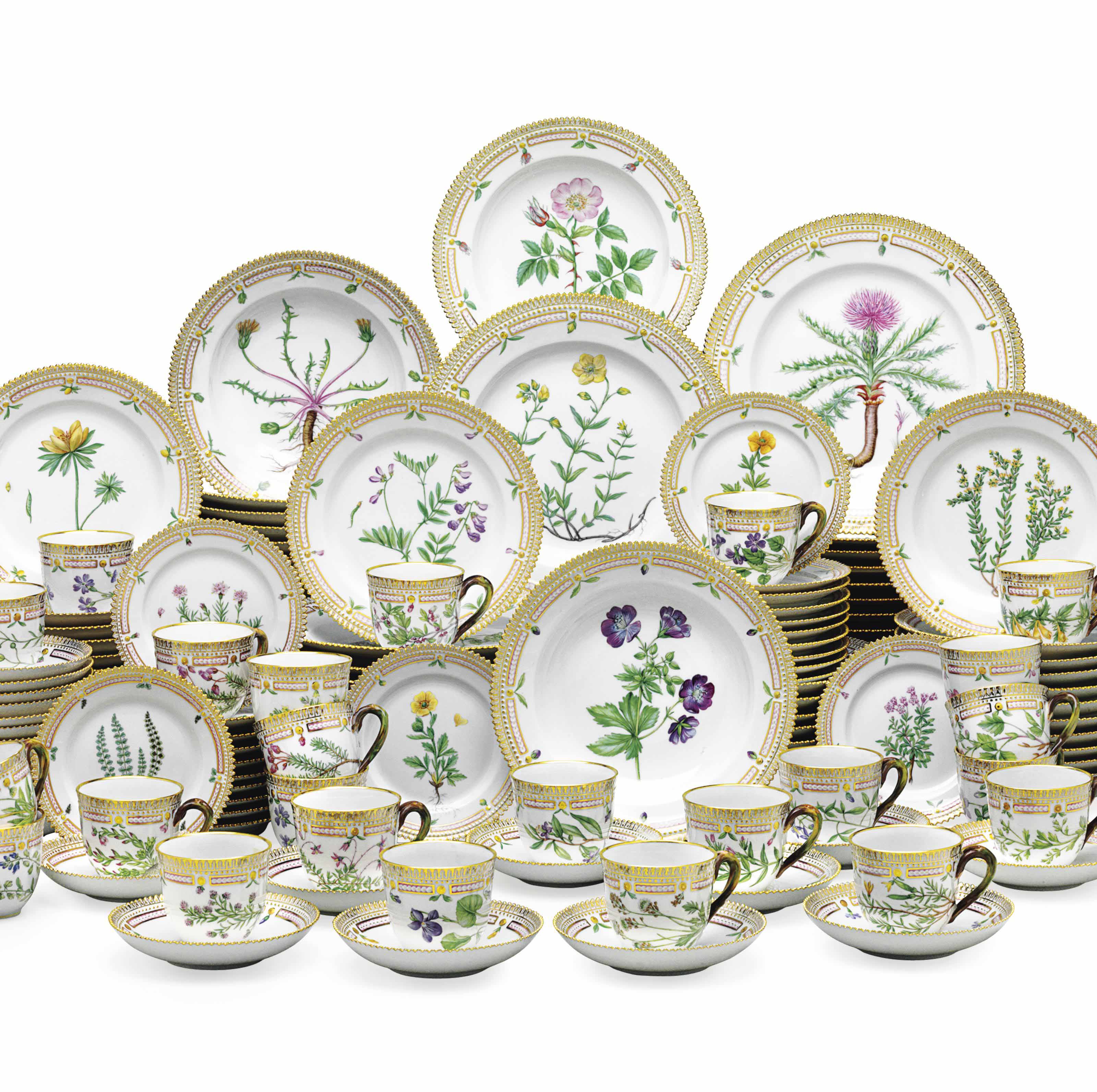 A ROYAL COPENHAGEN PORCELAIN 'FLORA DANICA' PART DINNER SERVICE