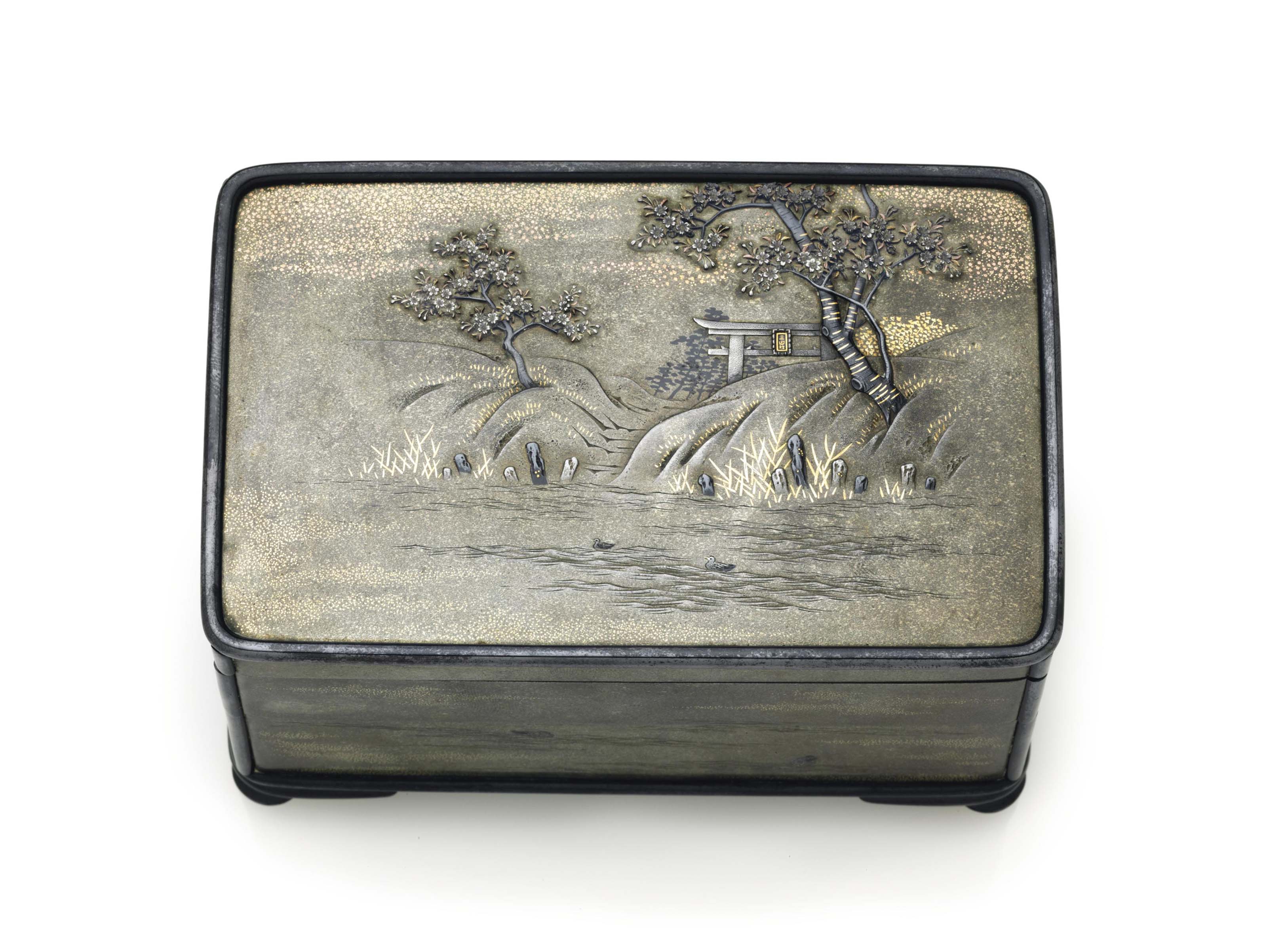 Middle Ages sealed ミドルエイジ　未開封 A mixed-metal-inlaid shibuichi box , MEIJI PERIOD (LATE 19TH