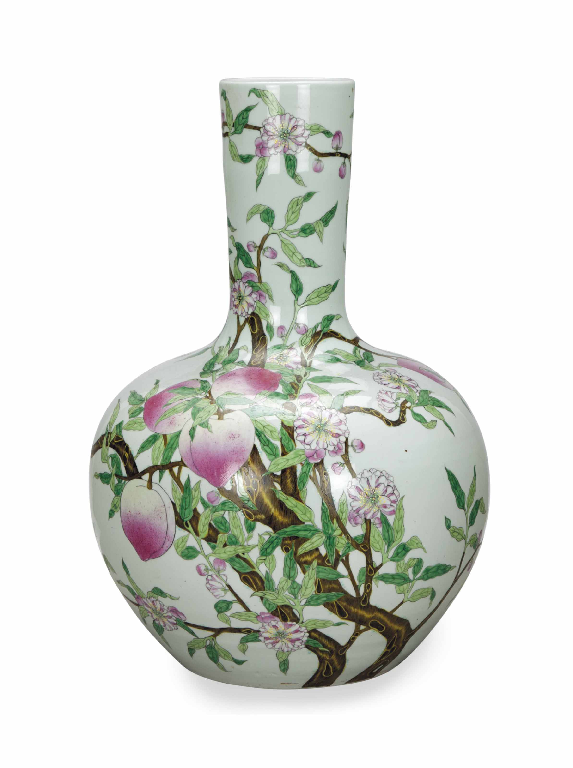 A LARGE CHINESE PORCELAIN BOTTLE VASE DECORATED WITH PEACHES, , 20TH