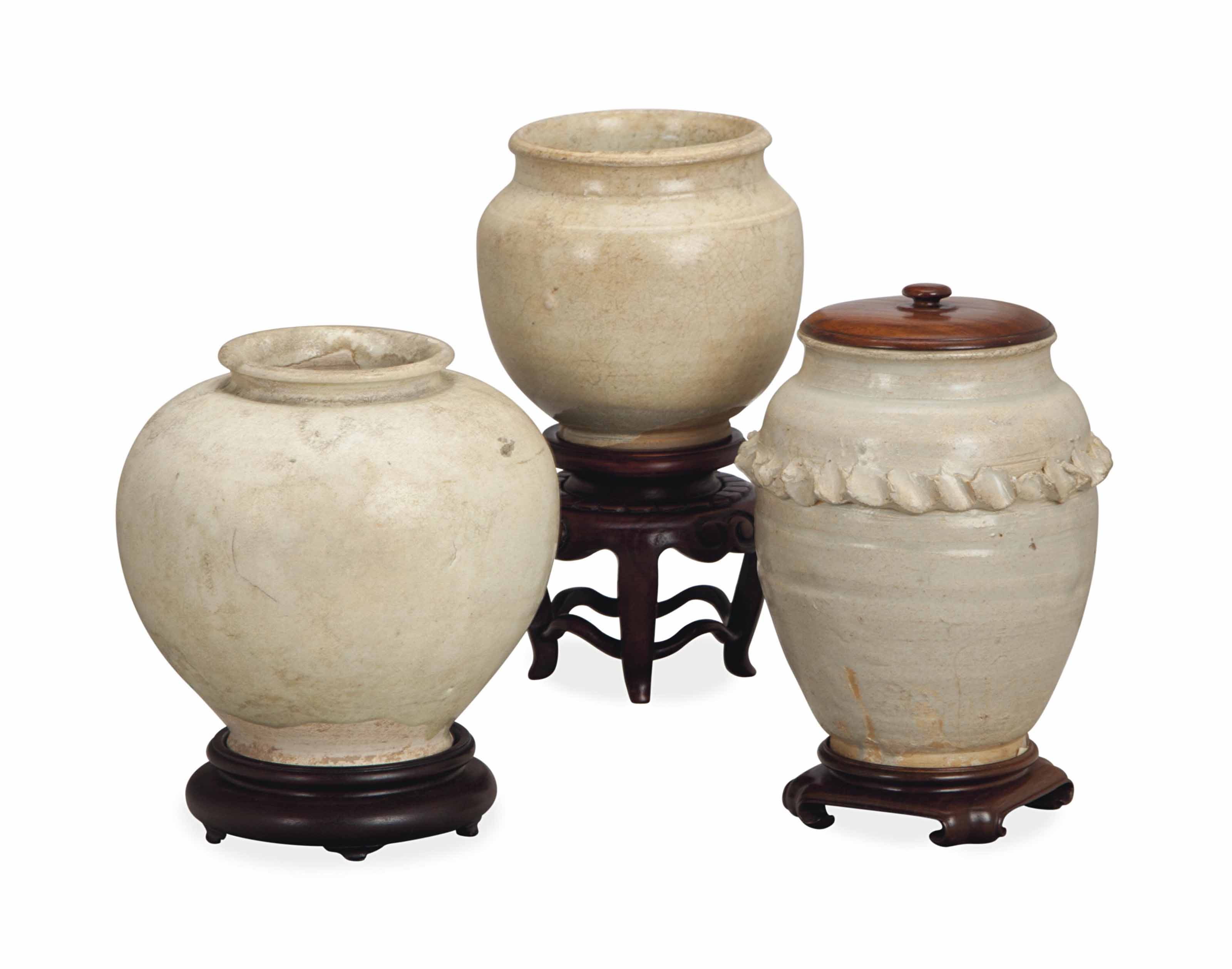 A CHINESE LARGE BRONZE BASIN,