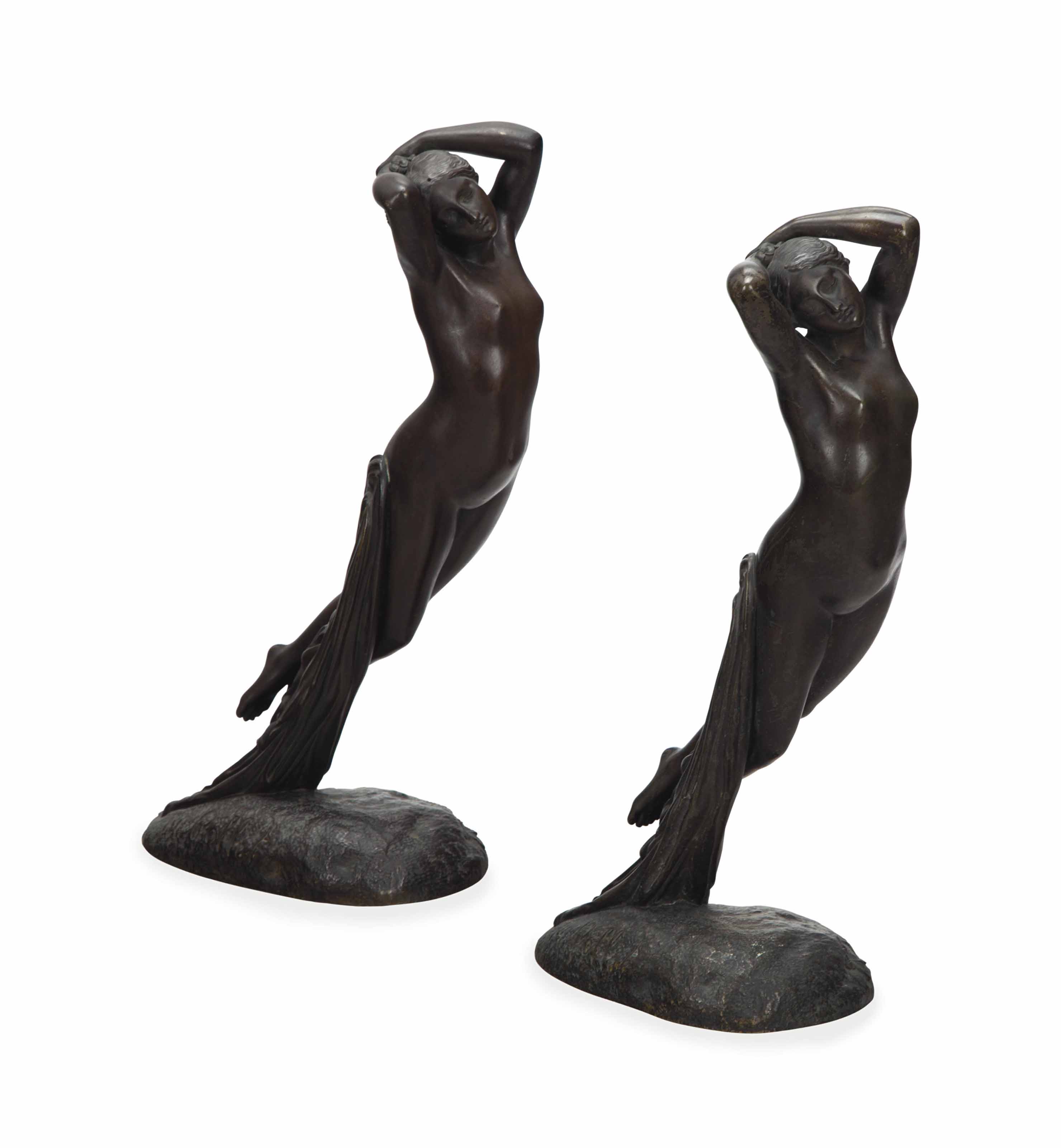 bronze abseiling figures
