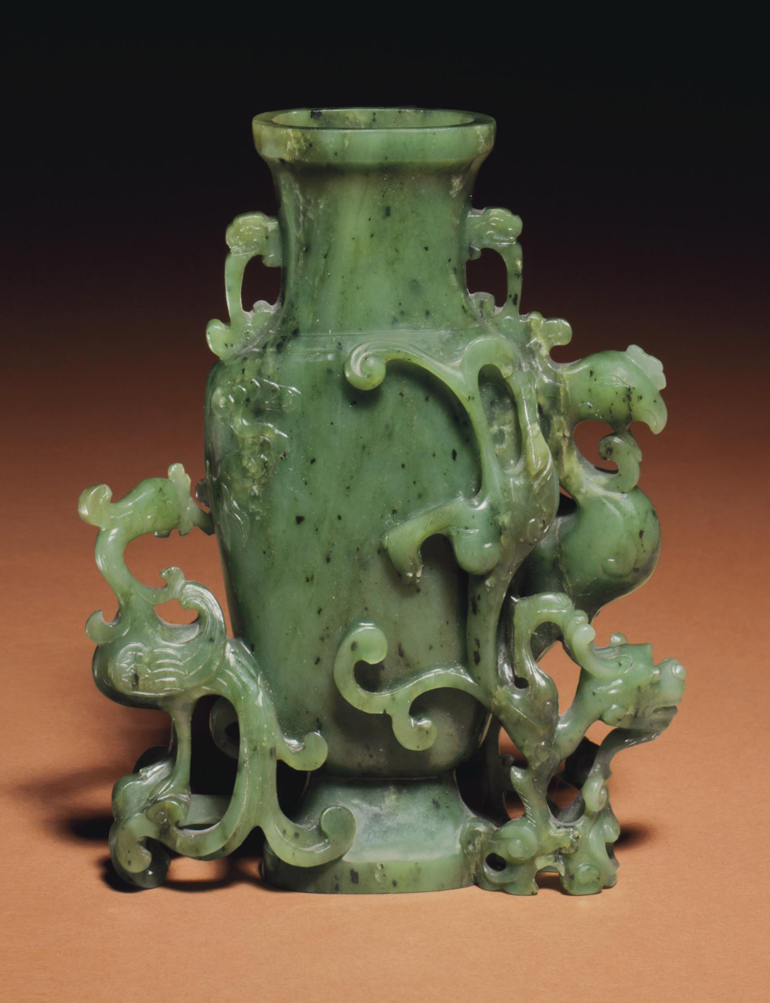 A SMALL SPINACH-GREEN JADE VASE GROUP , 18TH/19TH CENTURY | Christie's
