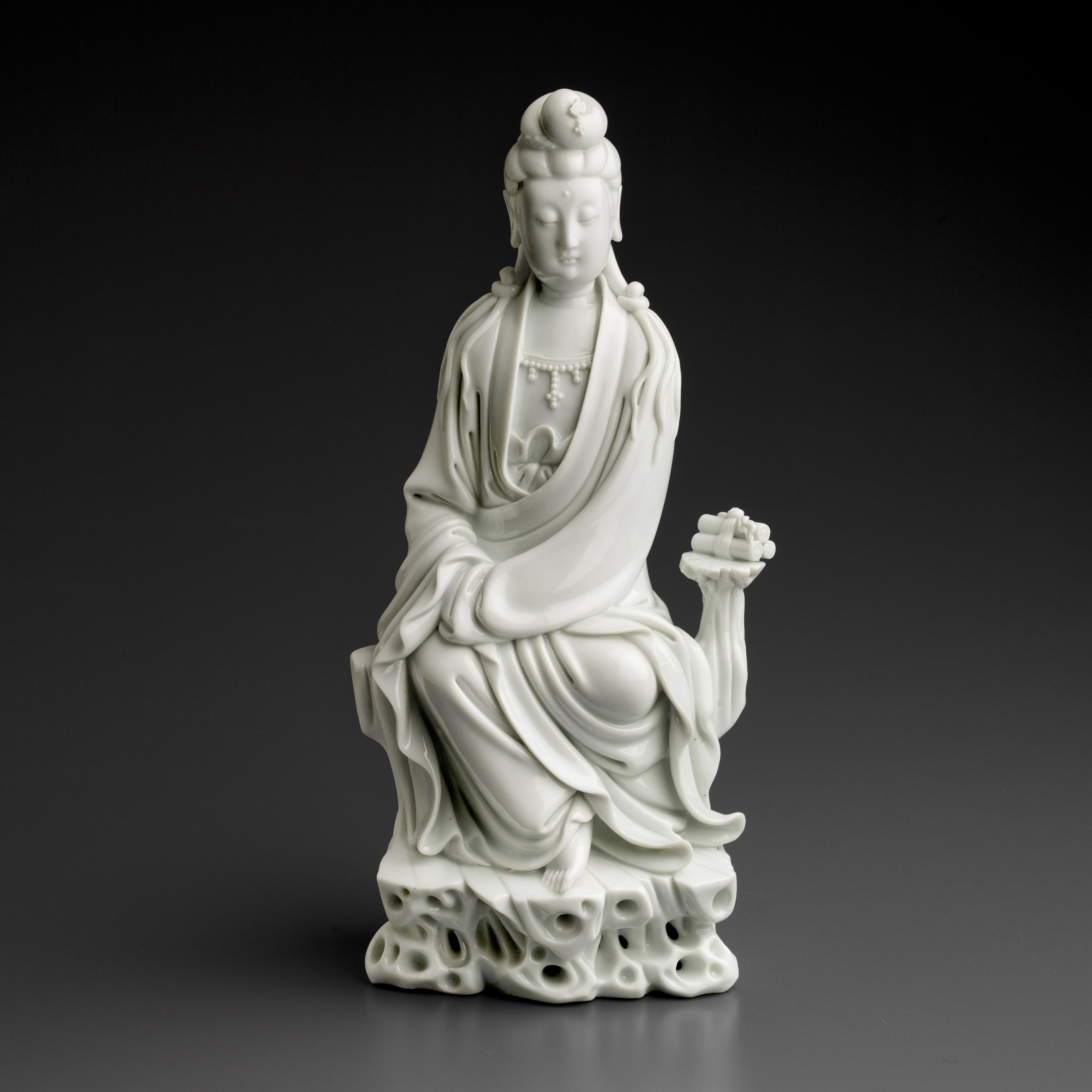 十八/十九世紀德化白釉如意觀音立像《德化》葫蘆款及《博及漁人》款