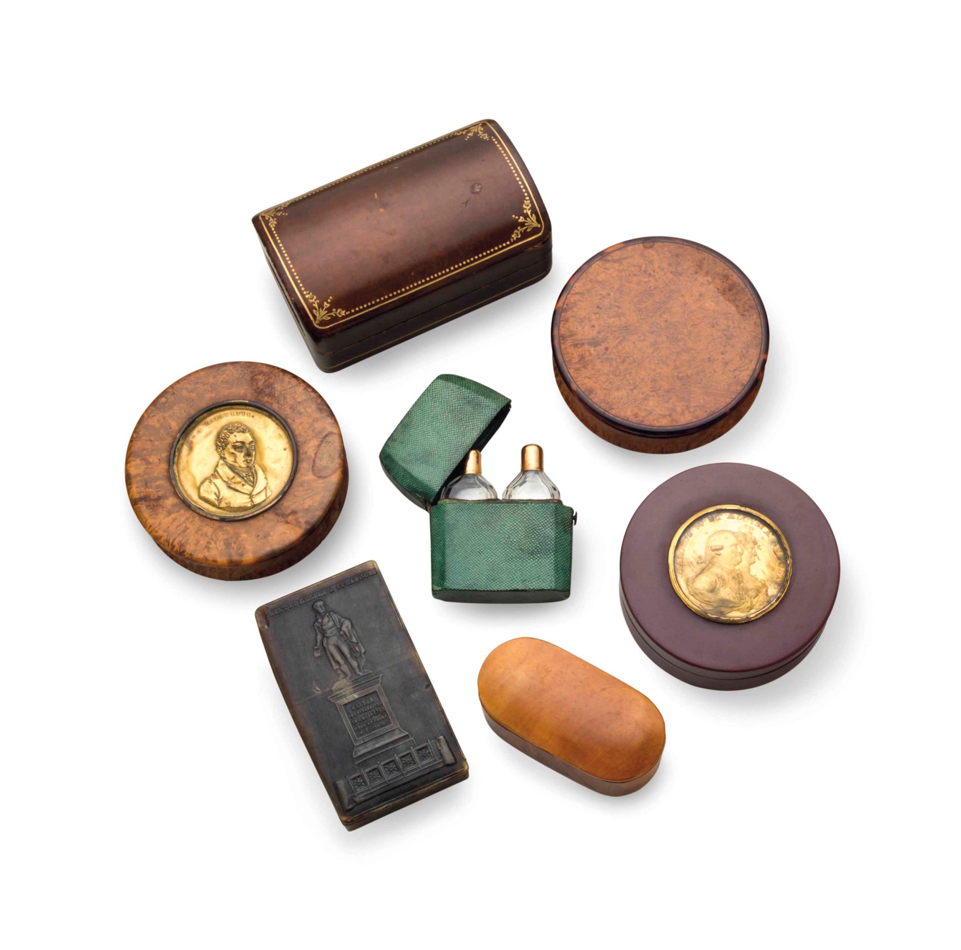 A GROUP OF MISCELLANEOUS DECORATIVE ARTICLES , 18TH CENTURY AND LATER