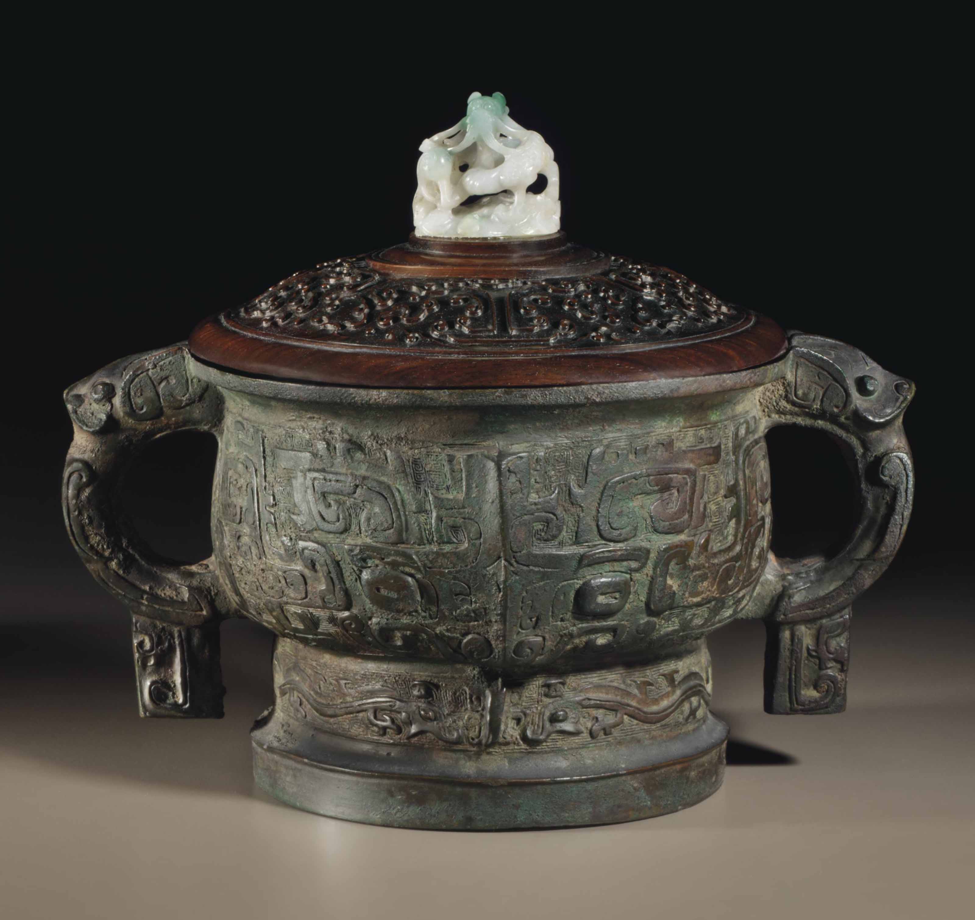 A BRONZE RITUAL FOOD VESSEL, GUI , EARLY WESTERN ZHOU