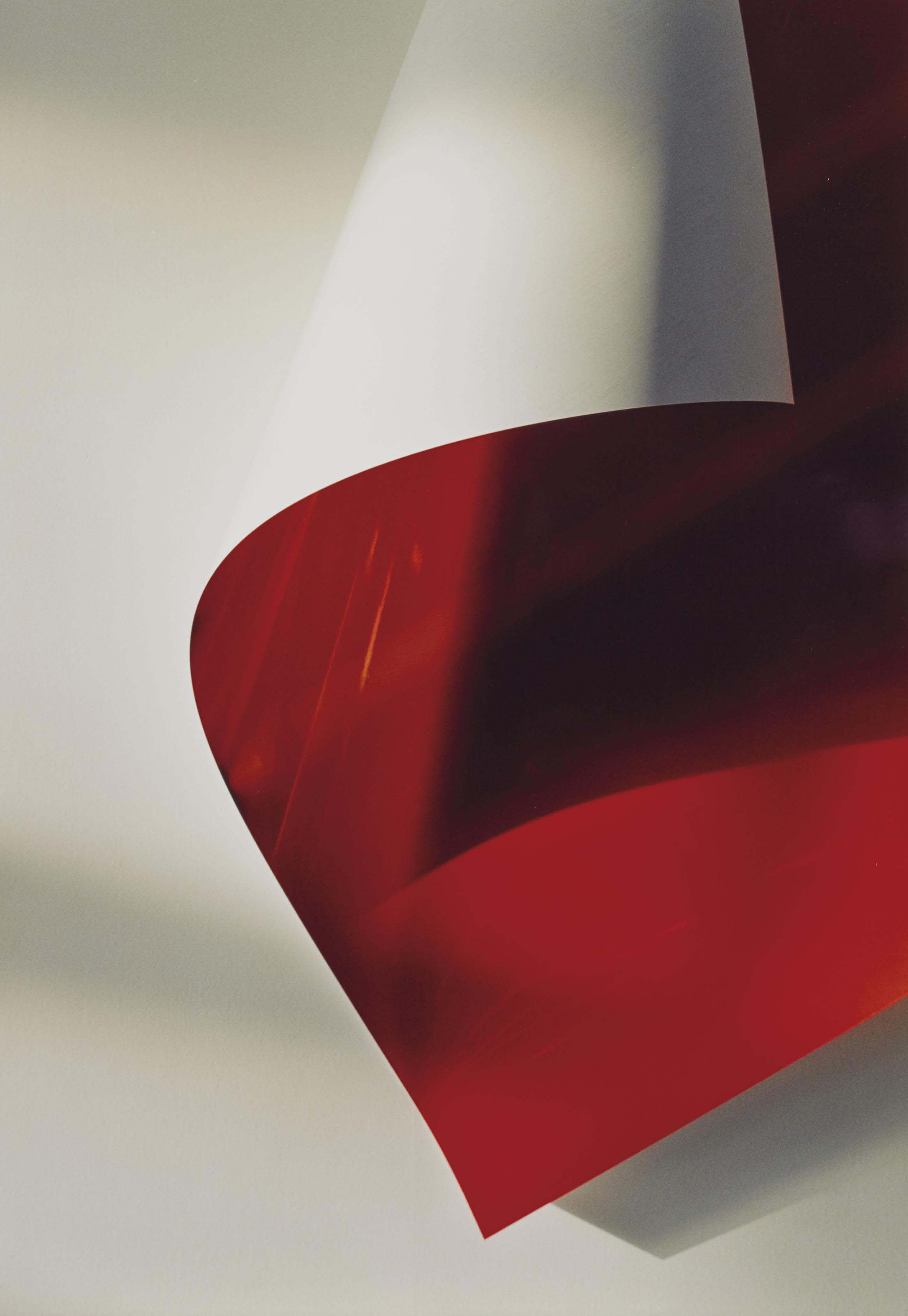 WOLFGANG TILLMANS (NÉ EN 1968) , Paper drop, 2001 Christie's