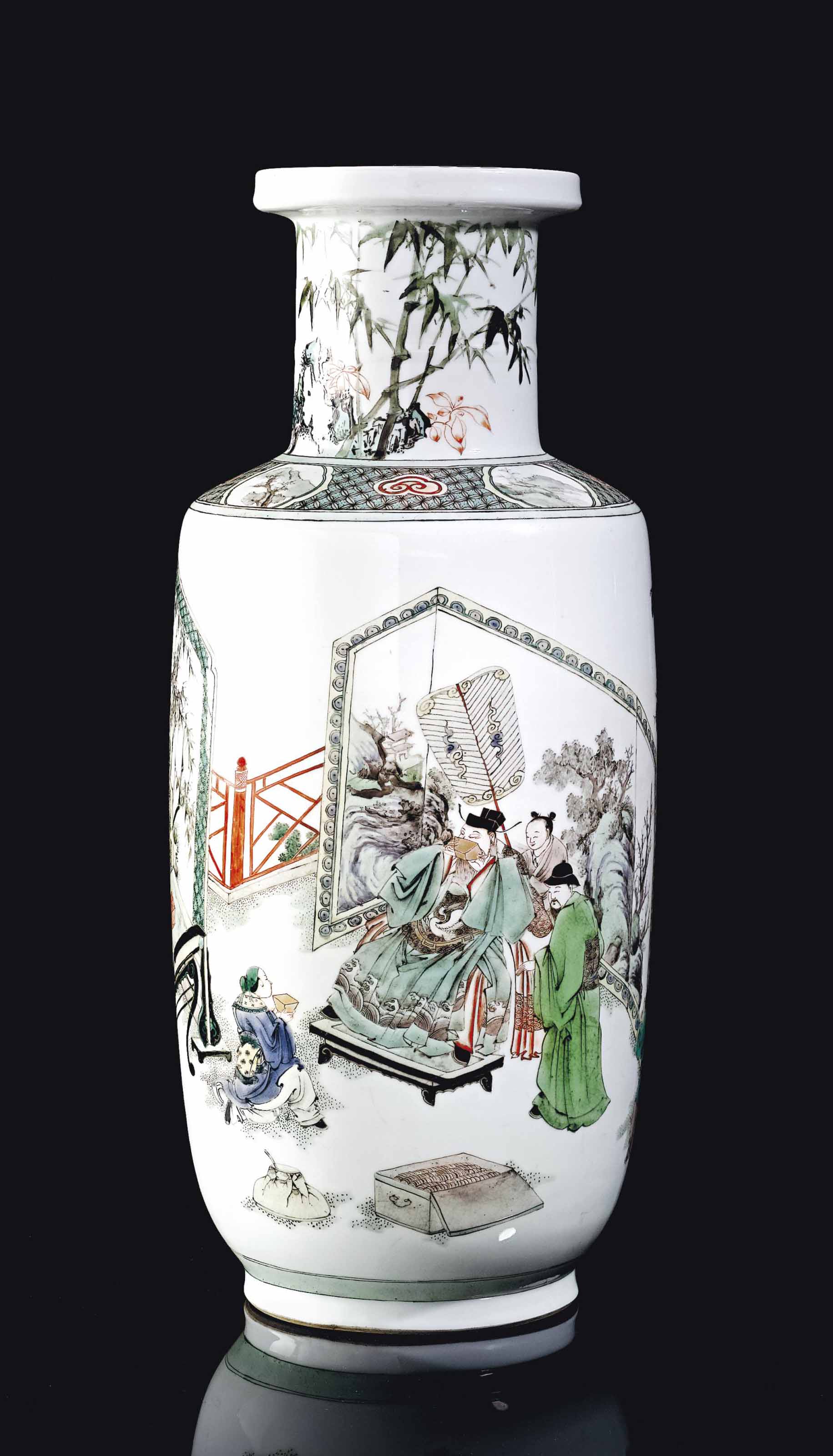 RARE VASE ROULEAU EN PORCELAINE DE LA FAMILLE VERTE , CHINE, DYNASTIE