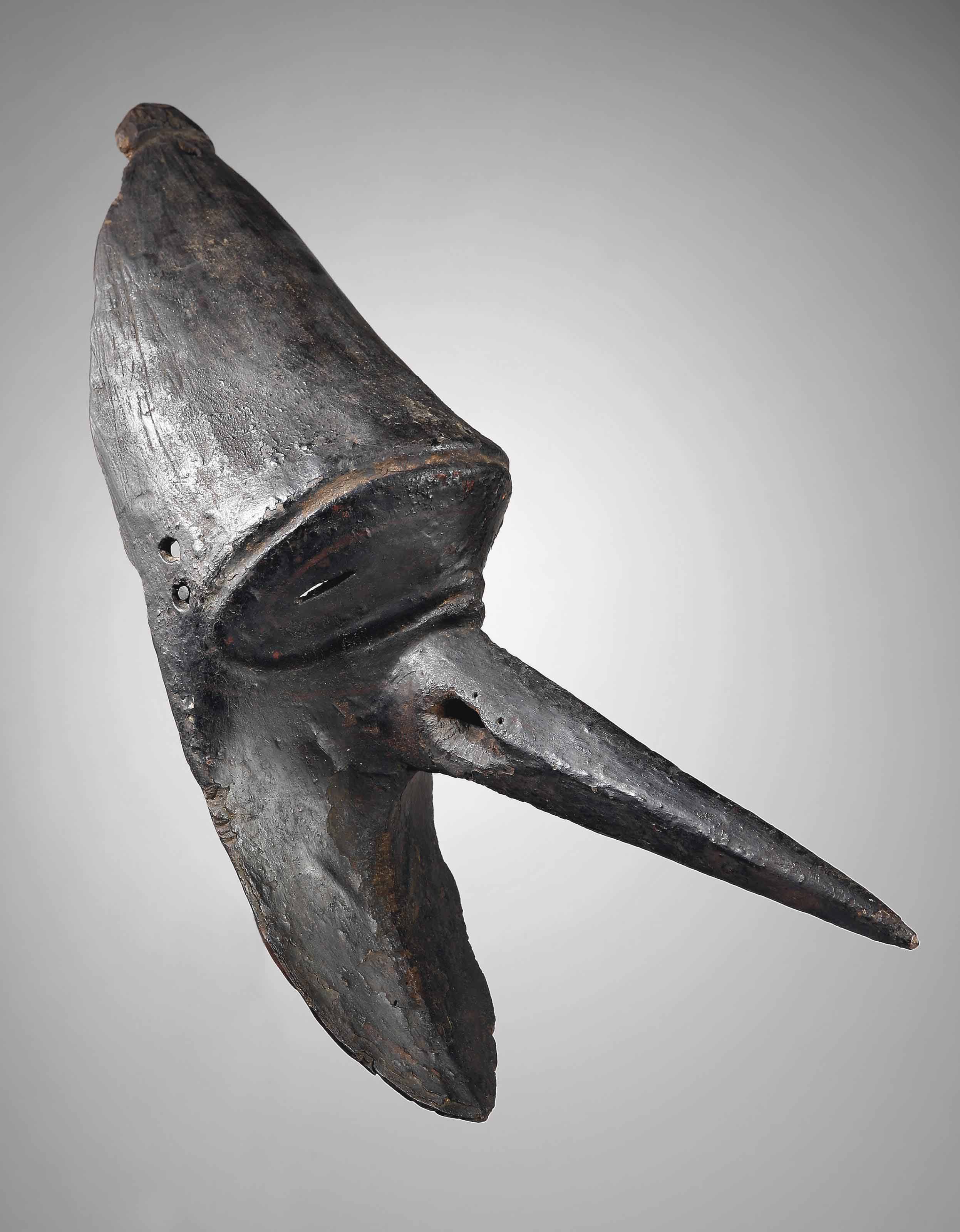 FIGURE DE FAÎTAGE CEREMONIELLE BIWAT A CEREMONIAL ROOF FIGURE