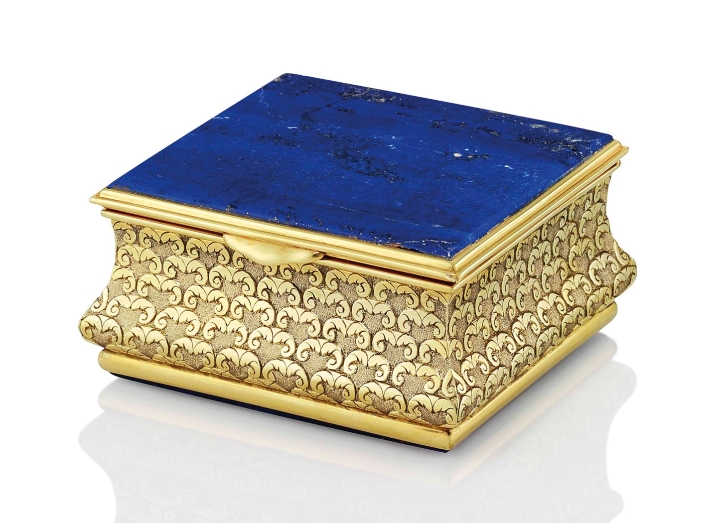 A CONTINENTAL GOLD AND HARDSTONE SNUFF-BOX, POSSIBLY ROME, CIRCA 1900 ...