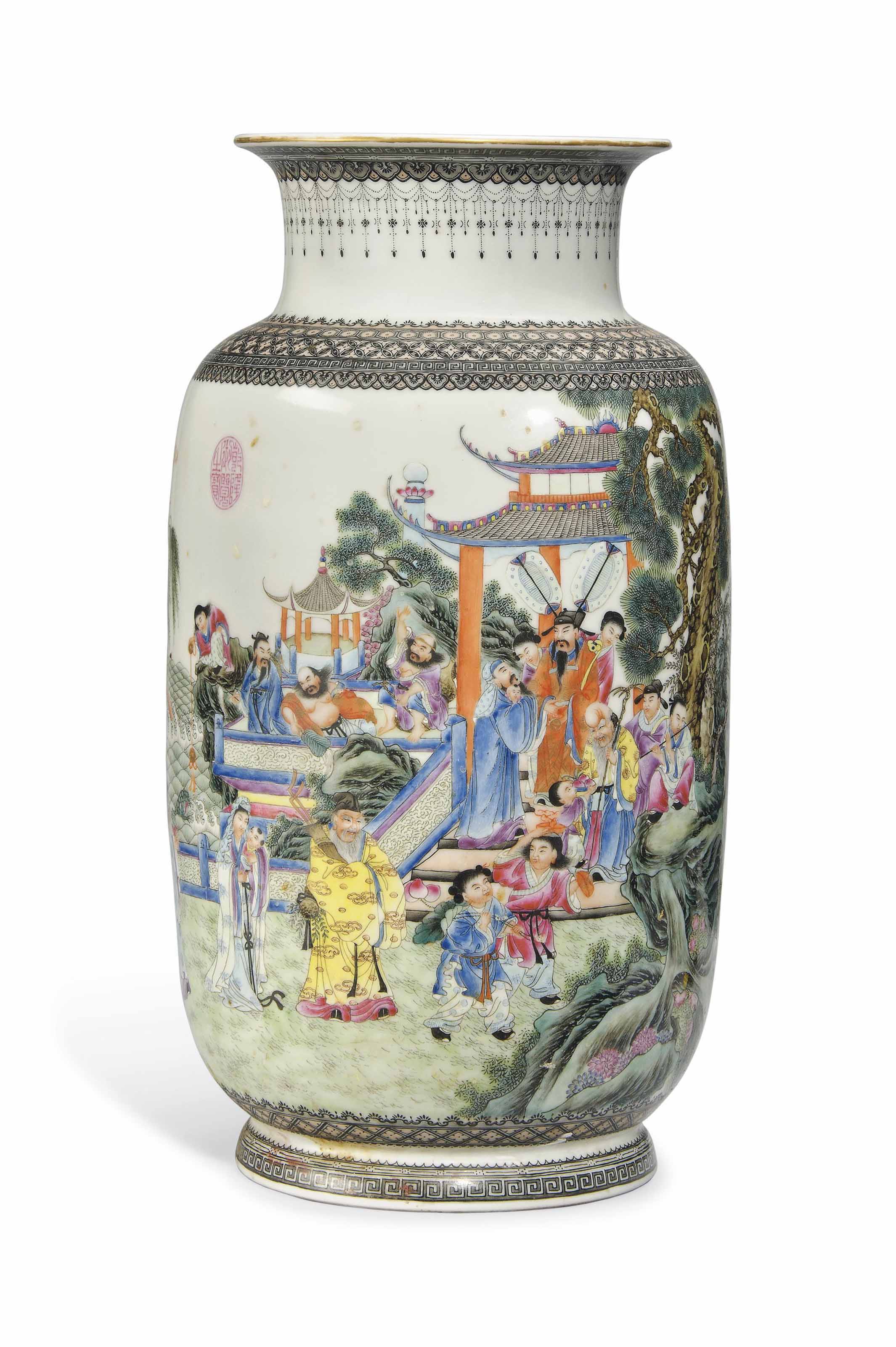 A CHINESE FAMILLE ROSE VASE