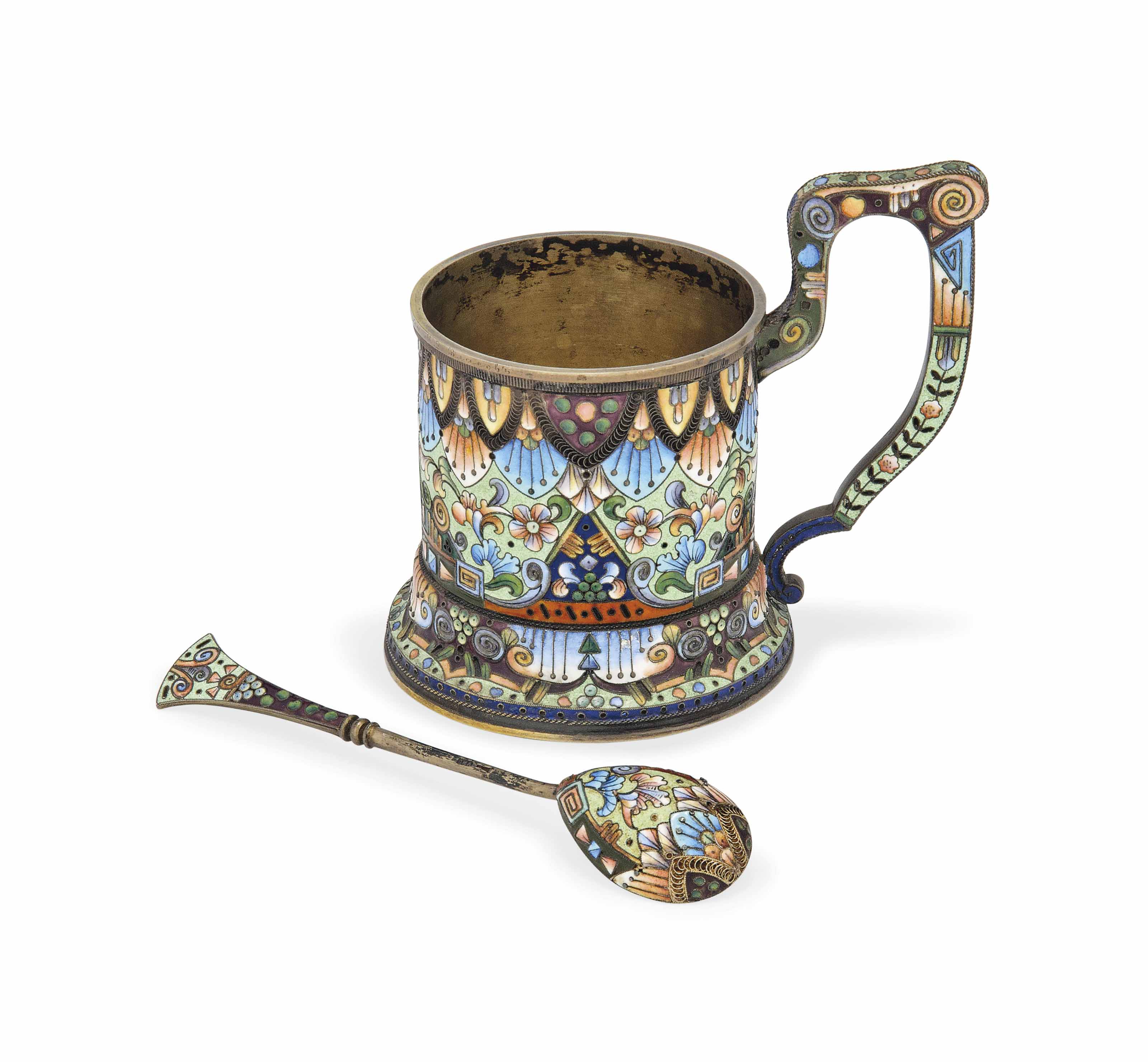 A RUSSIAN SILVERGILT AND CLOISONNÉ ENAMEL TEA GLASS HOLDER WITH SPOON