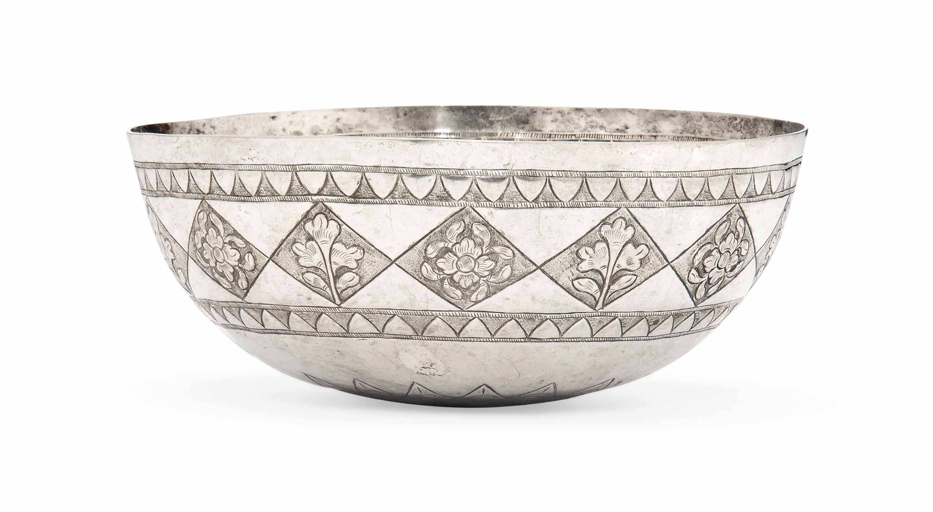 A SILVER BOWL , MUGHAL INDIA, 18TH /19TH CENTURY Christie's