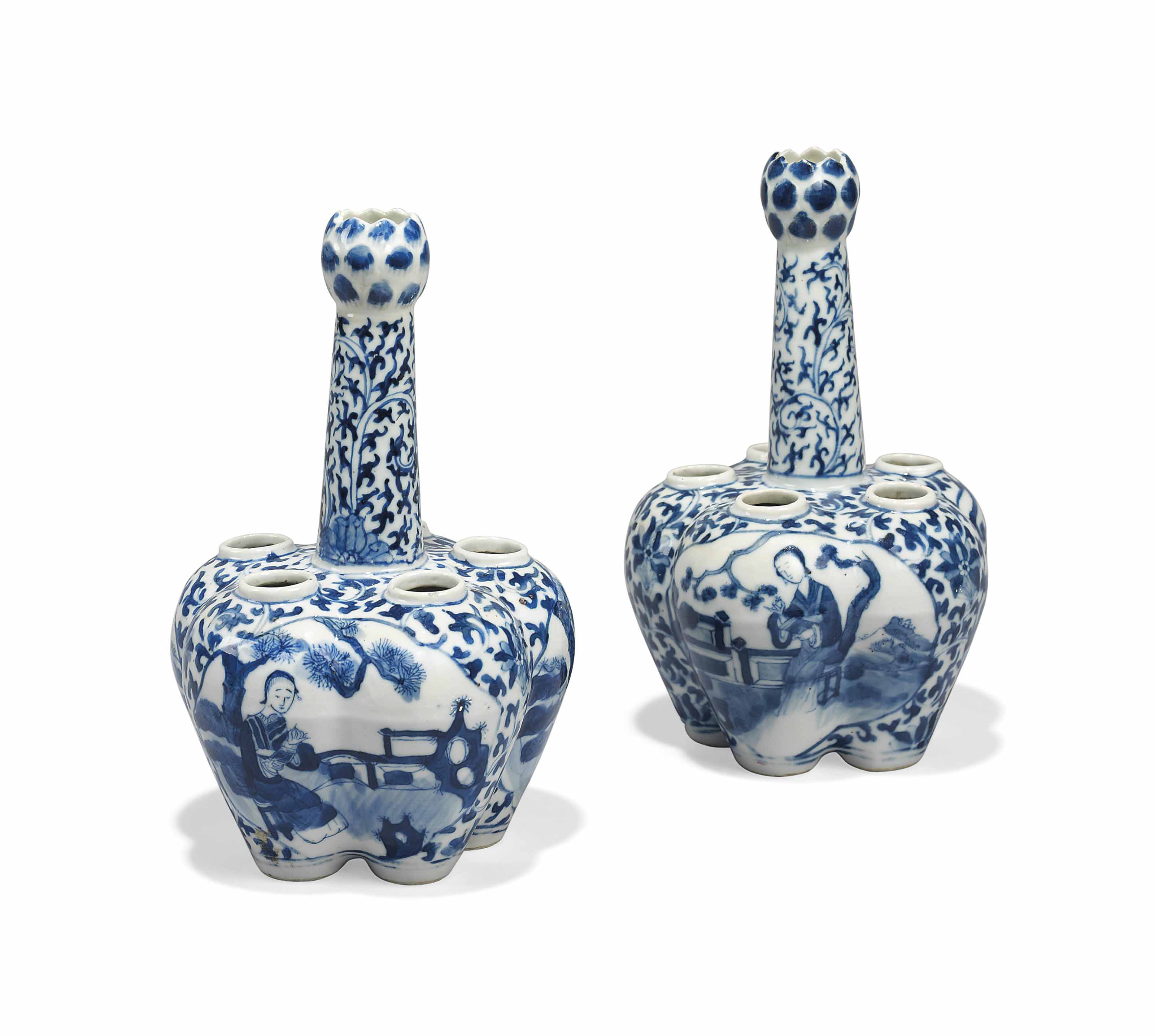 A PAIR OF CHINESE BLUE AND WHITE 'TULIP' VASES , 19TH CENTURY Christie's