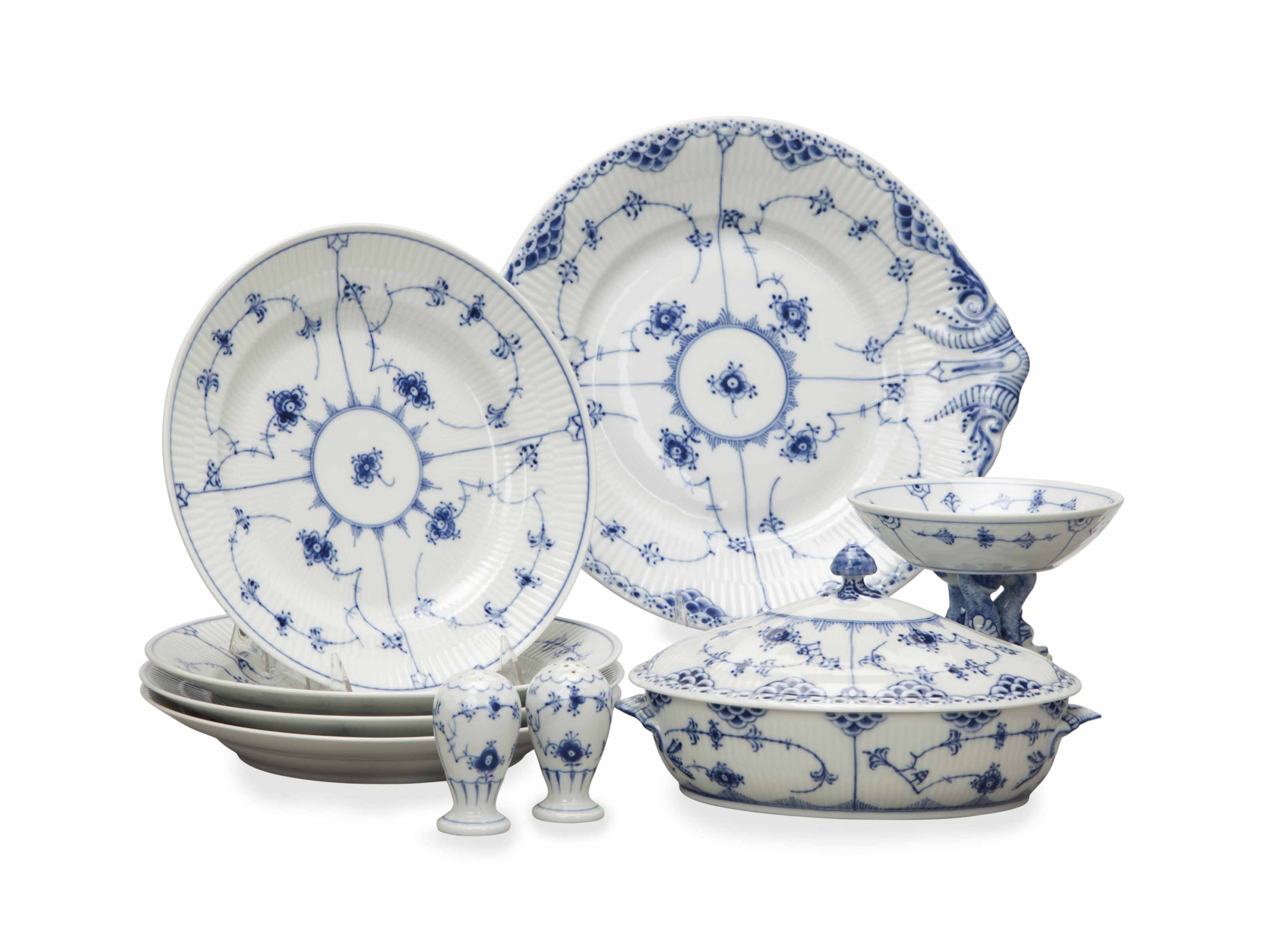 AN ASSEMBLED DANISH PORCELAIN PART DINNER SERVICE, , FOUR BLUE WAVES