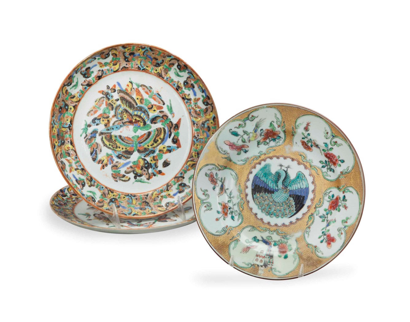 A CHINESE EXPORT GILT DECORATED ARMORIAL PLATE, AND A PAIR OF GILT ...