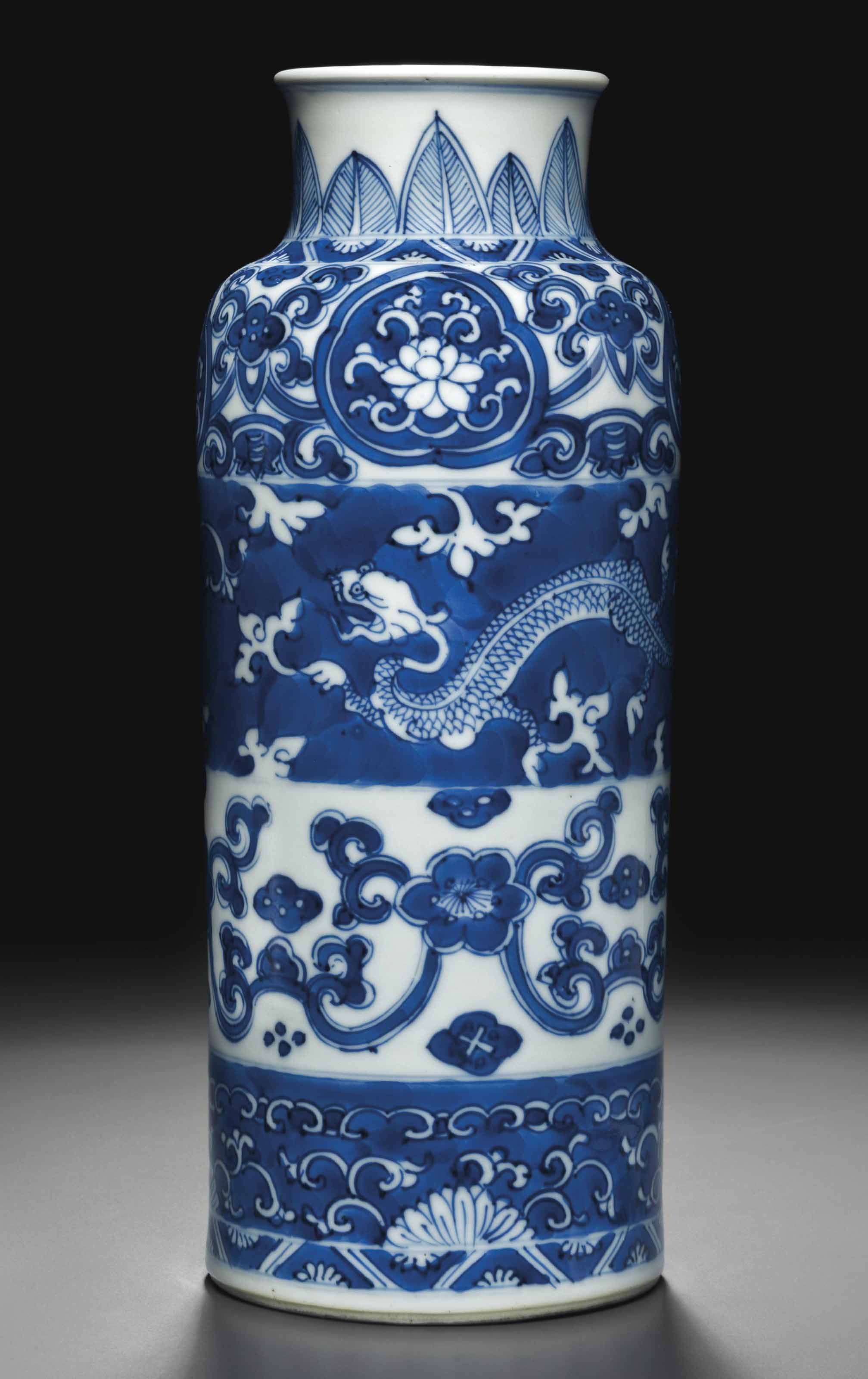 清康熙刻花豆青地青花釉里红开光人物故事图花觚, KANGXI PERIOD (1662