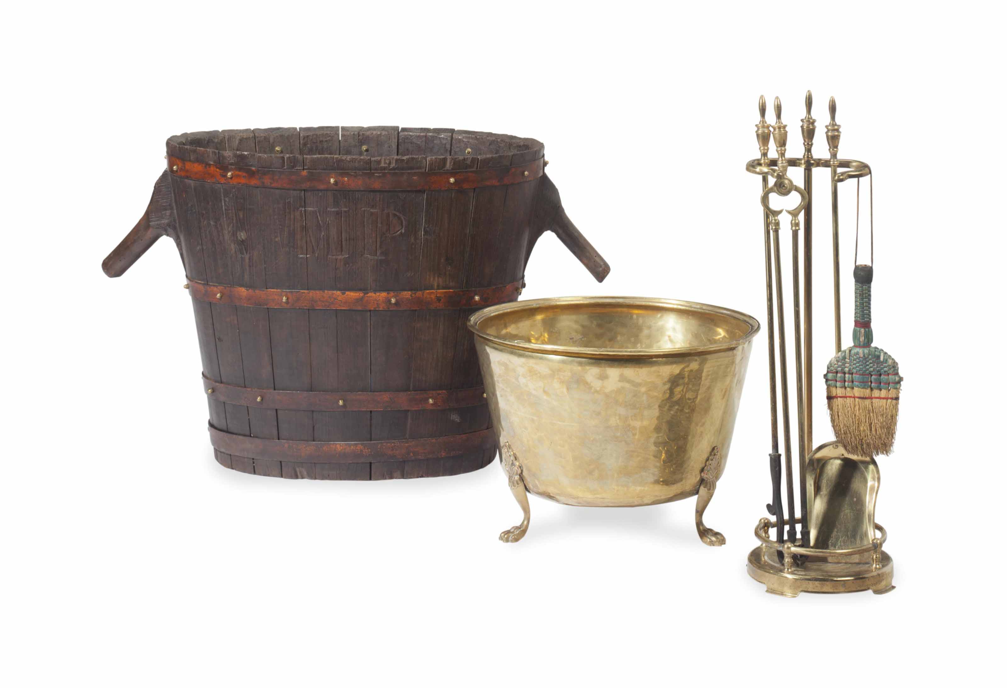 AN ASSEMBLED GROUP OF FIREPLACE EQUIPMENT,