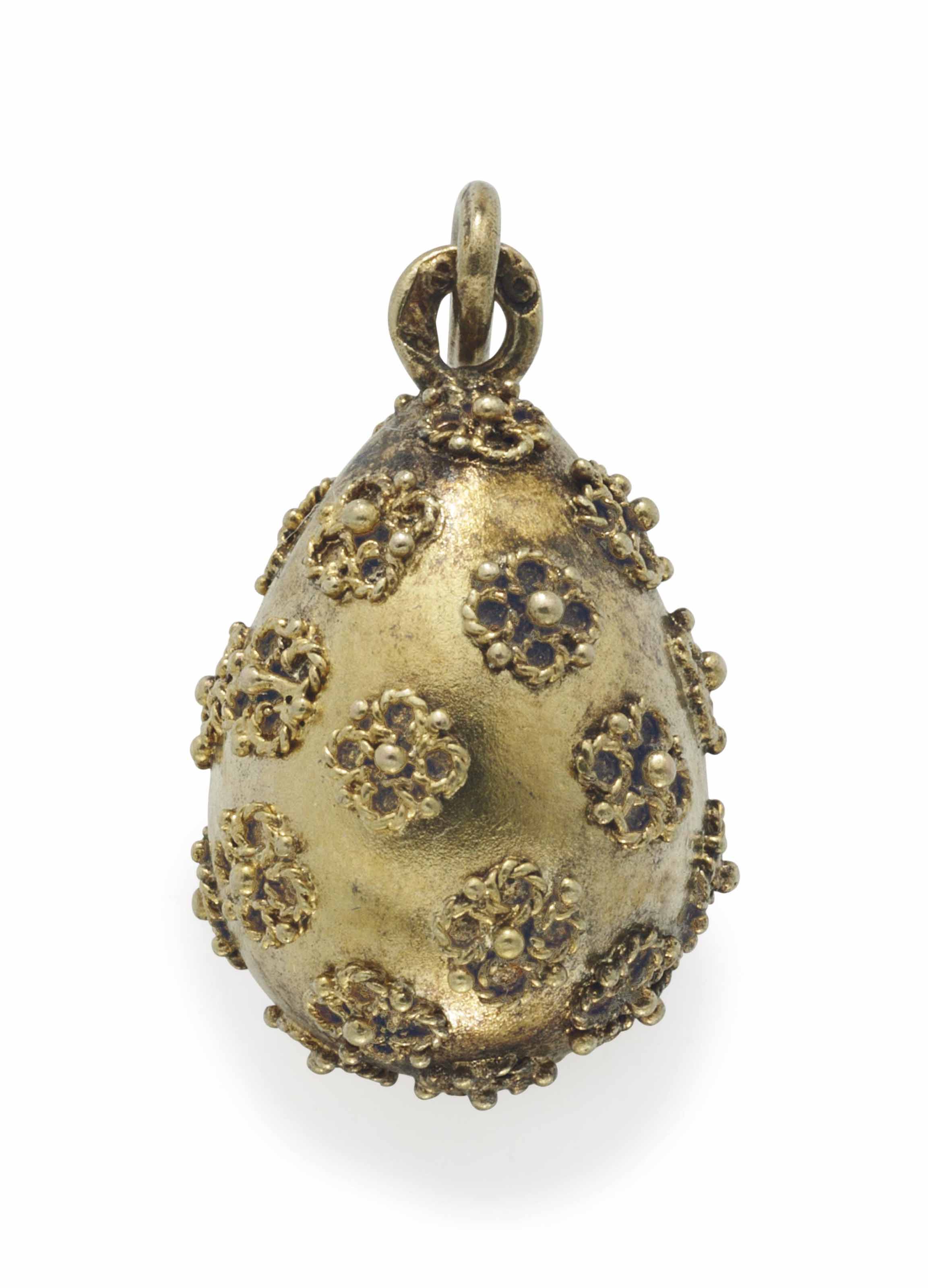 A GOLD PENDANT EGG , MARKED FABERGÉ, CIRCA 1900 Christie's