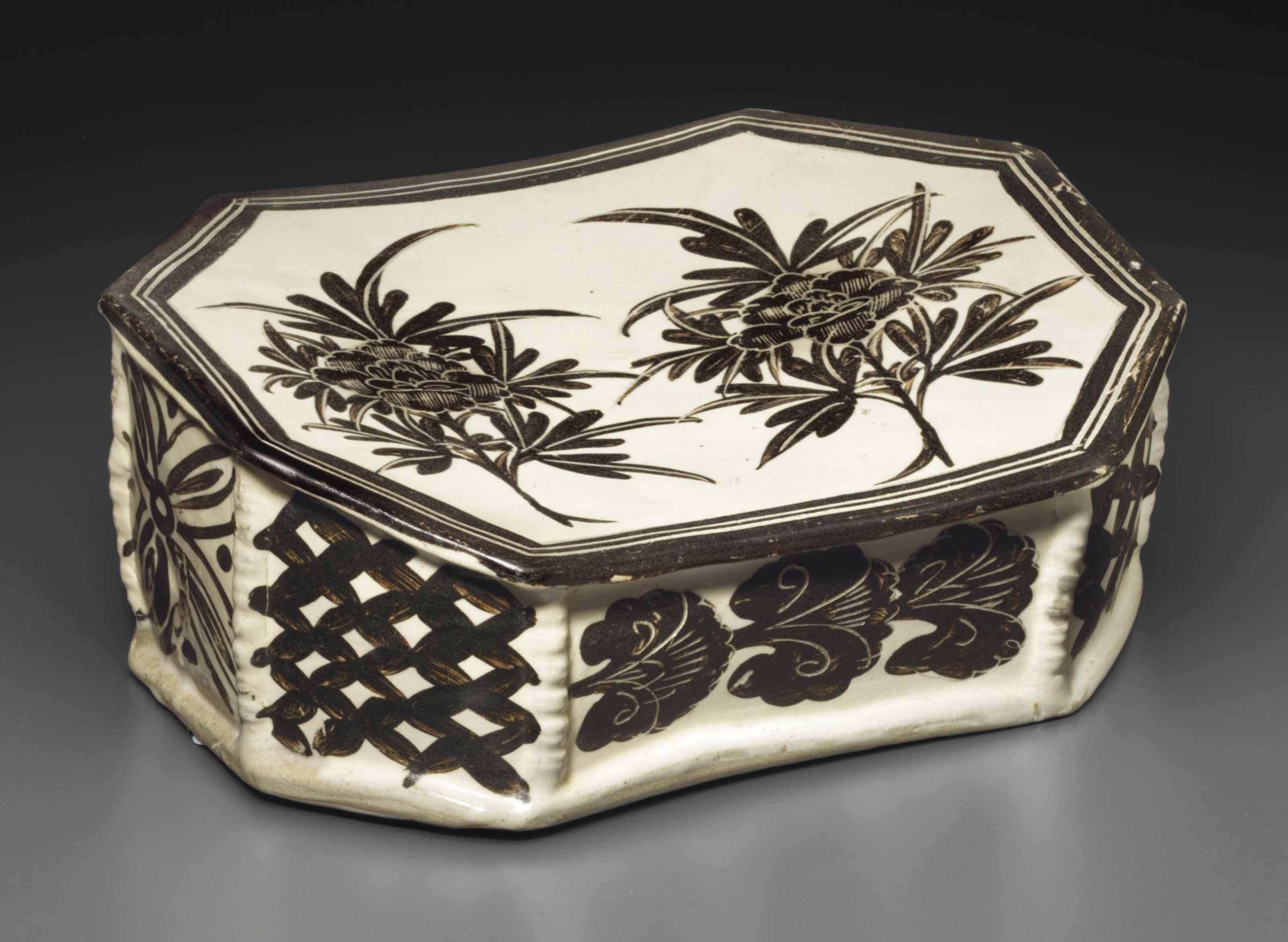 A CIZHOUTYPE PAINTED SGRAFFIATO PILLOW , SONG DYNASTY (AD 9601279) Christie's