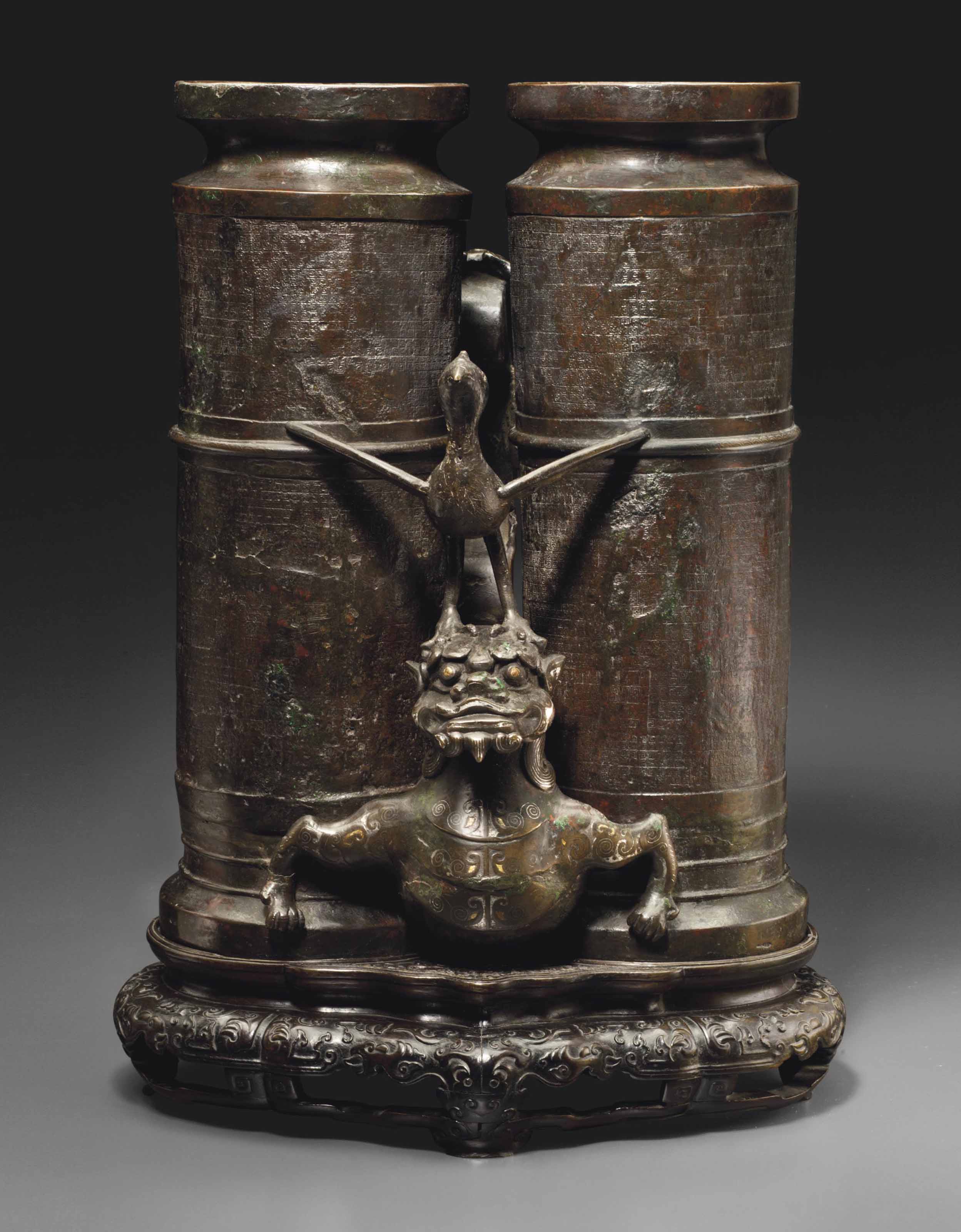 A GOLD-SPLASHED BRONZE 'ARROW' VASE, MING DYNASTY, 14TH-16TH