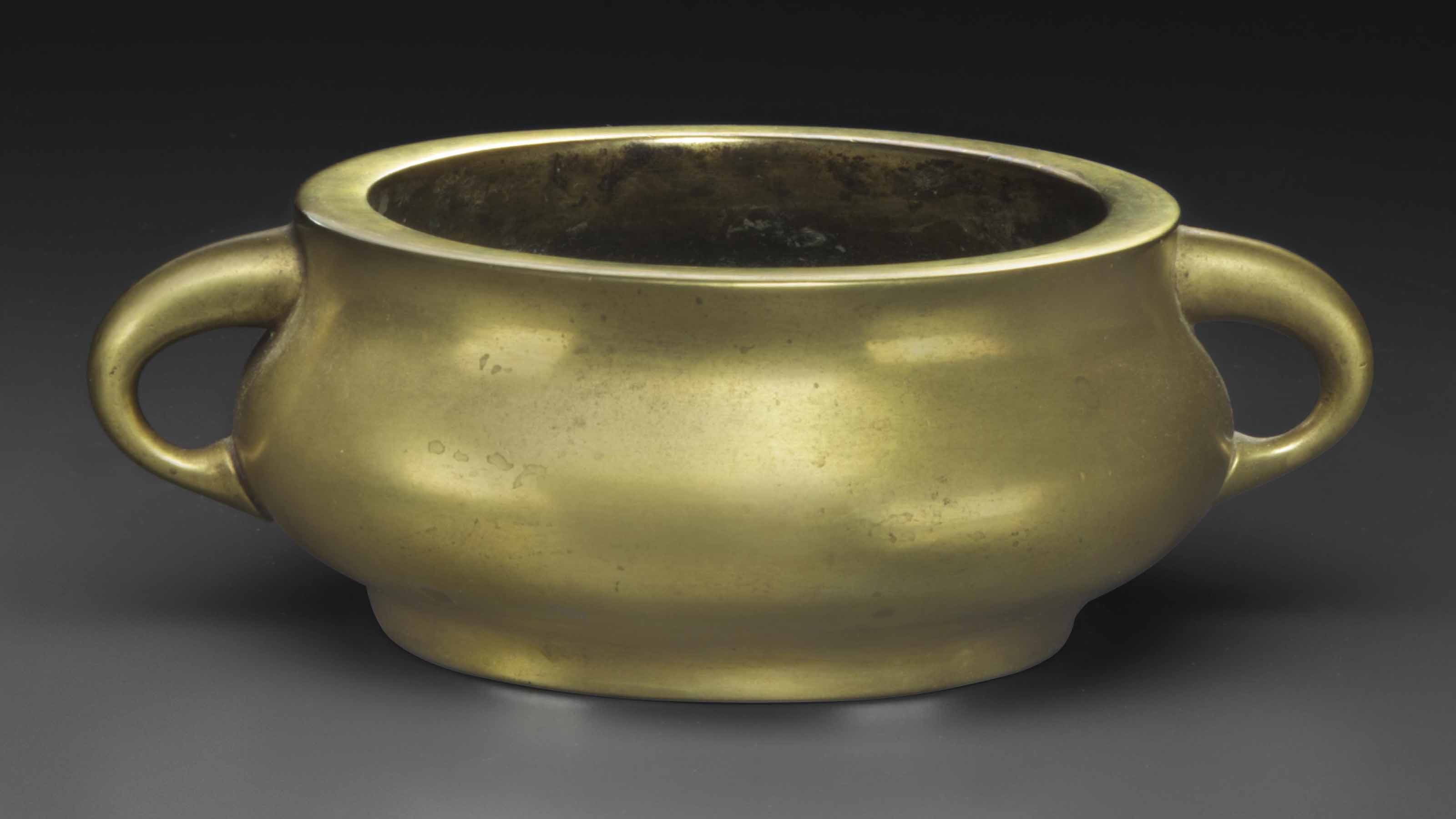 A GOLD-SPLASHED BRONZE 'ARROW' VASE, MING DYNASTY, 14TH-16TH