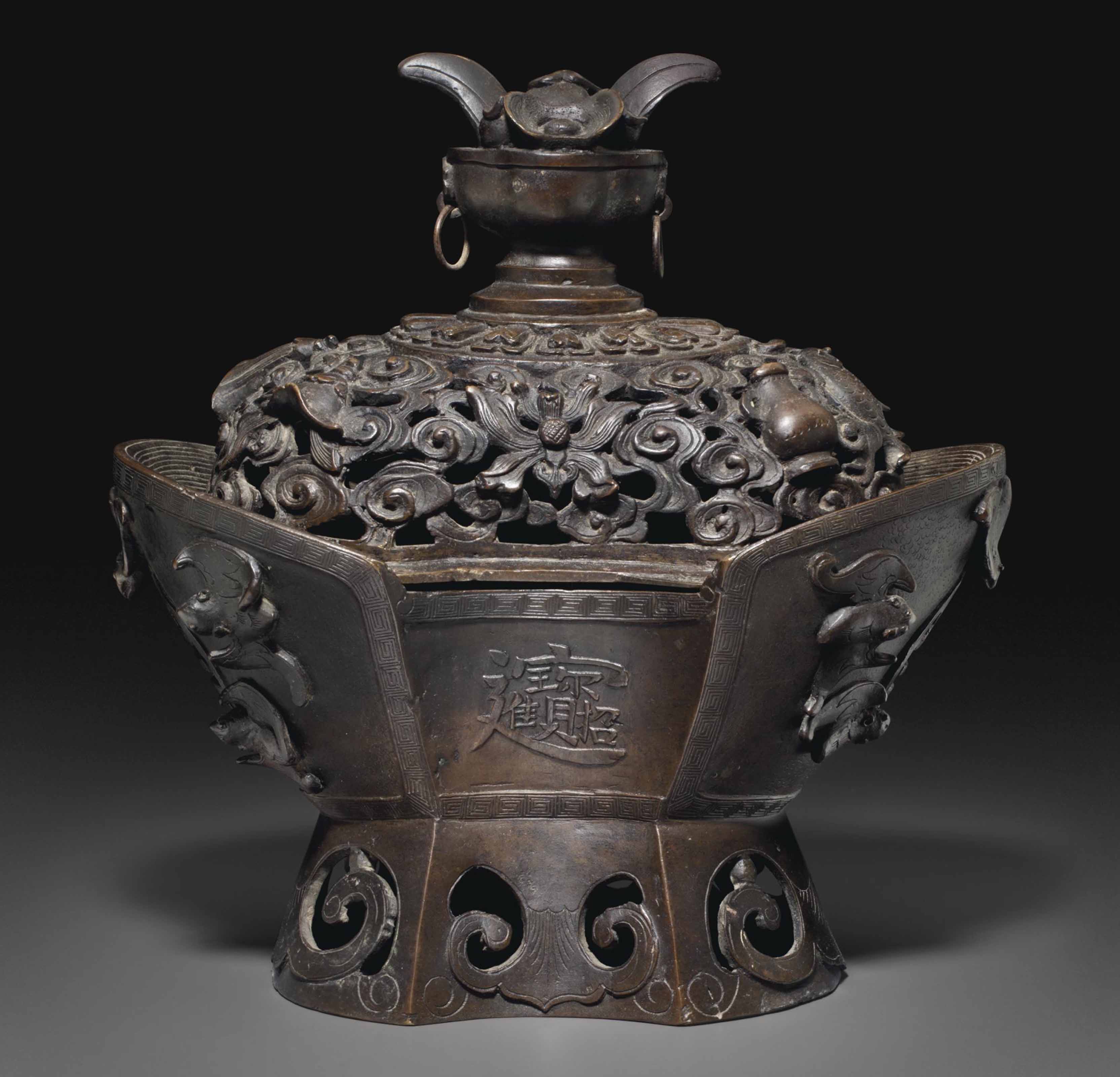 A GOLD-SPLASHED BRONZE 'ARROW' VASE, MING DYNASTY, 14TH-16TH