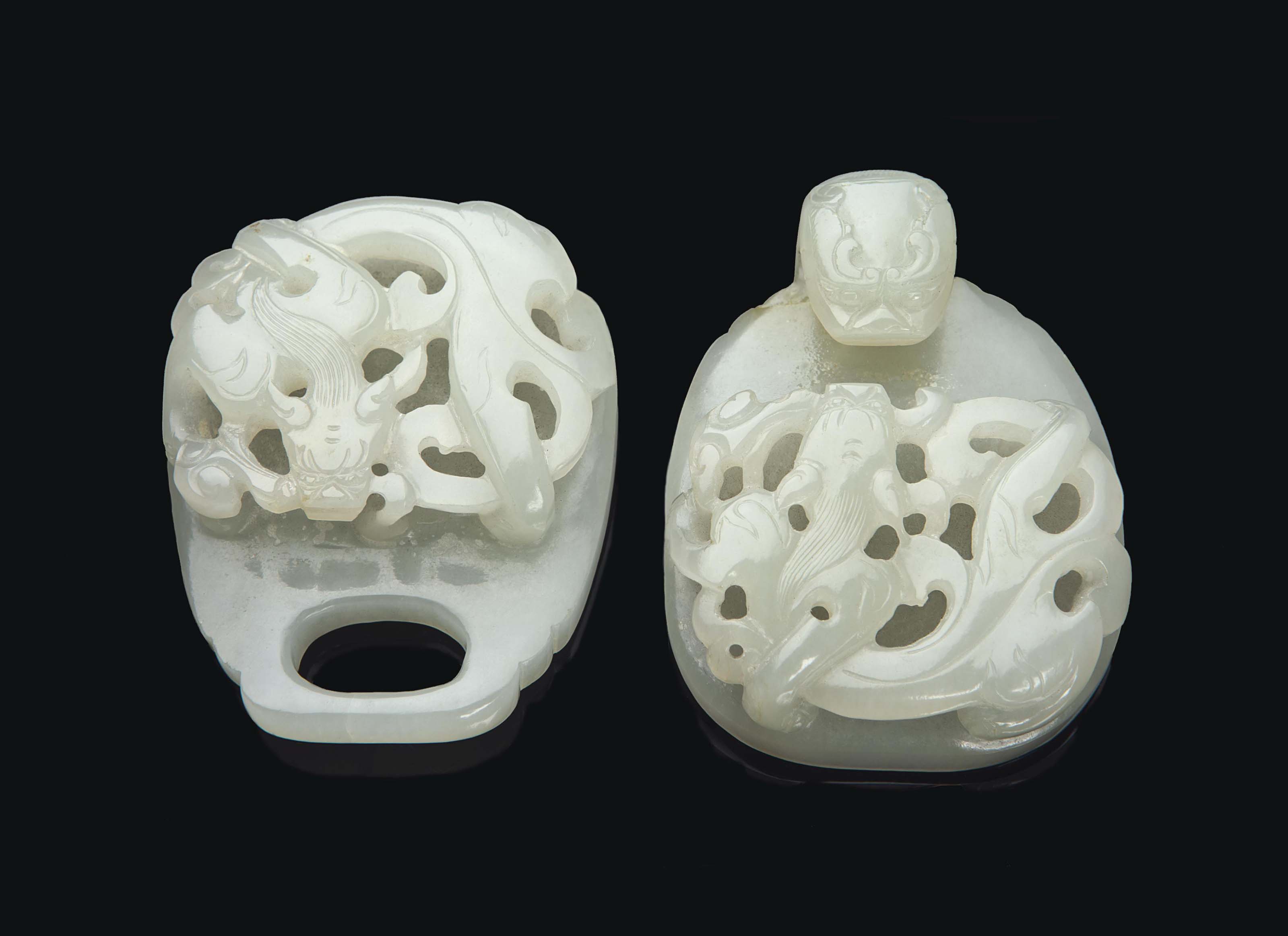 A CHINESE WHITE JADE BELT BUCKLE QING DYNASTY 18TH 19TH CENTURY