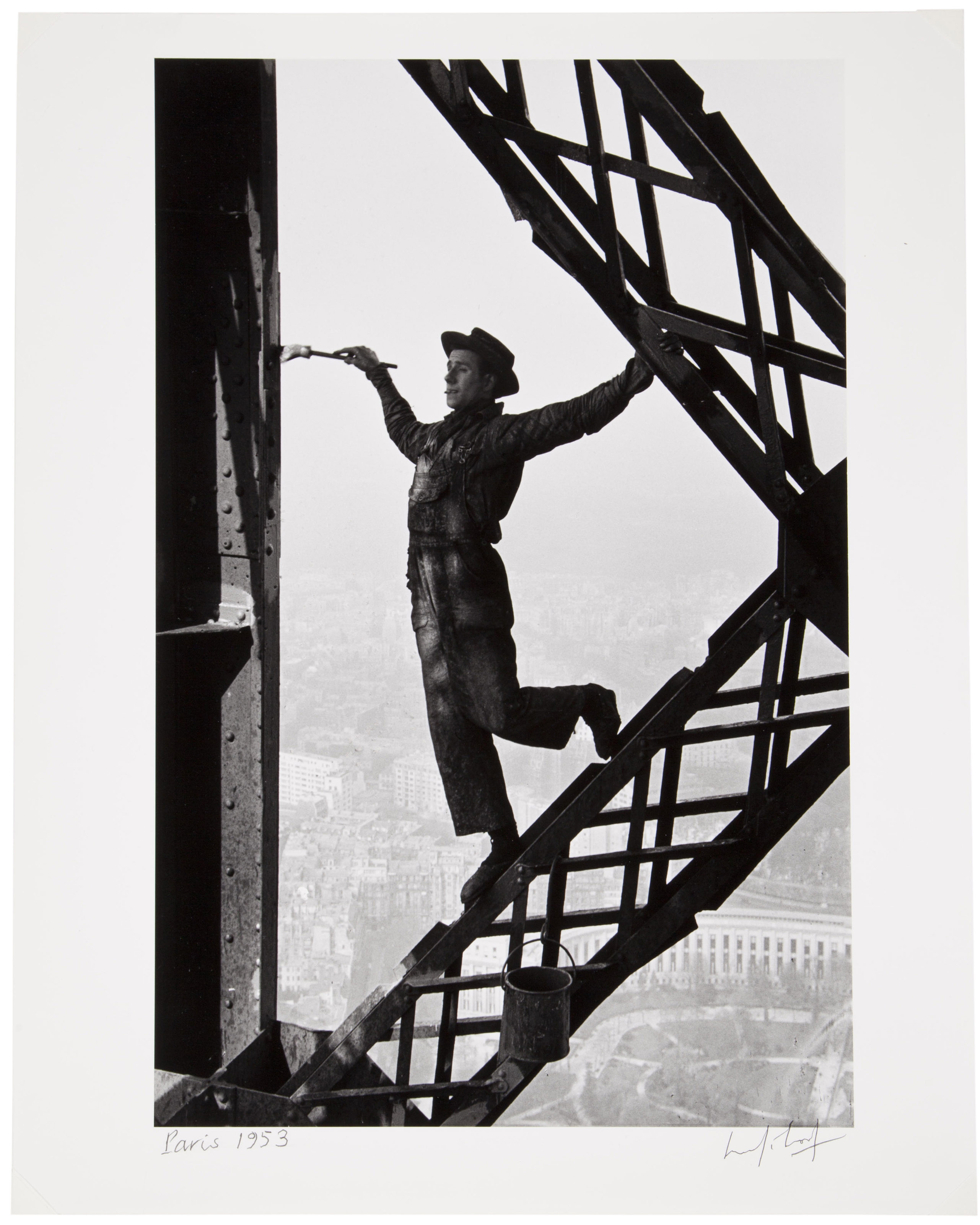 The Painter of the Eiffel Tower, Paris, 1953, MARC RIBOUD (B