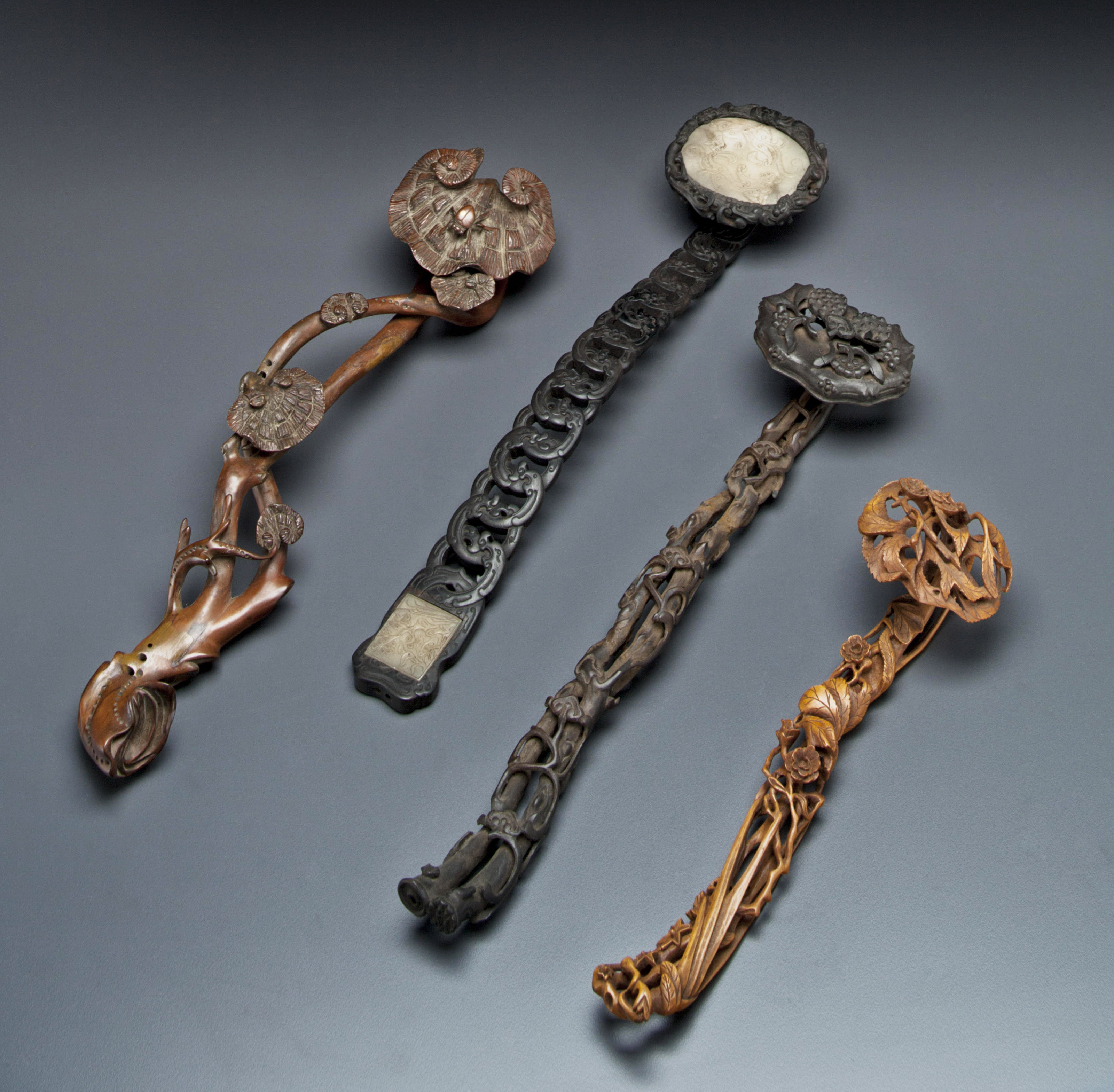 硬木雕如意四件, 清十九至二十世纪| Christie's