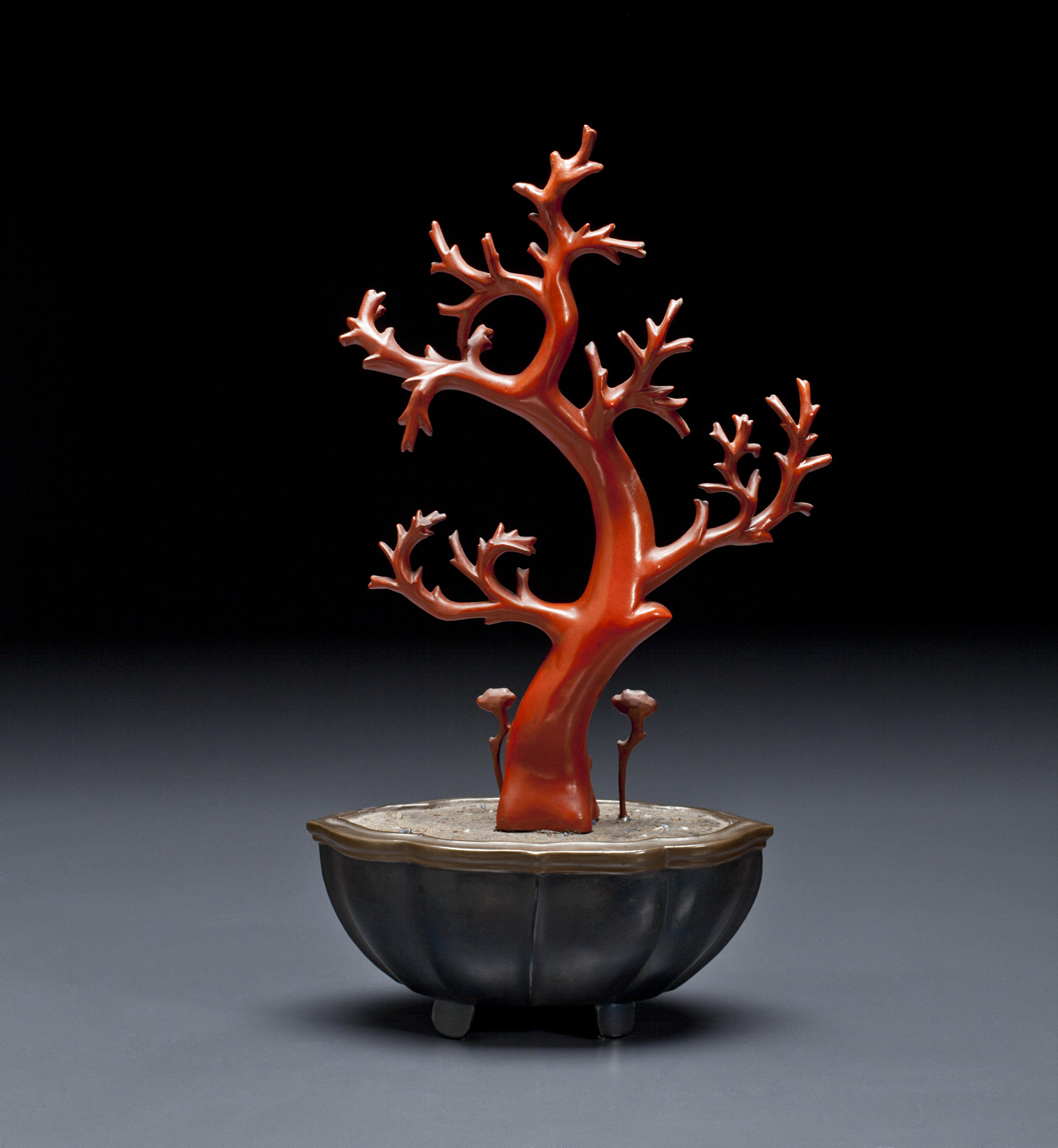 A RARE AND UNUSUAL LACQUERED WOOD FAUX 'CORAL BRANCH', 18TH-19TH