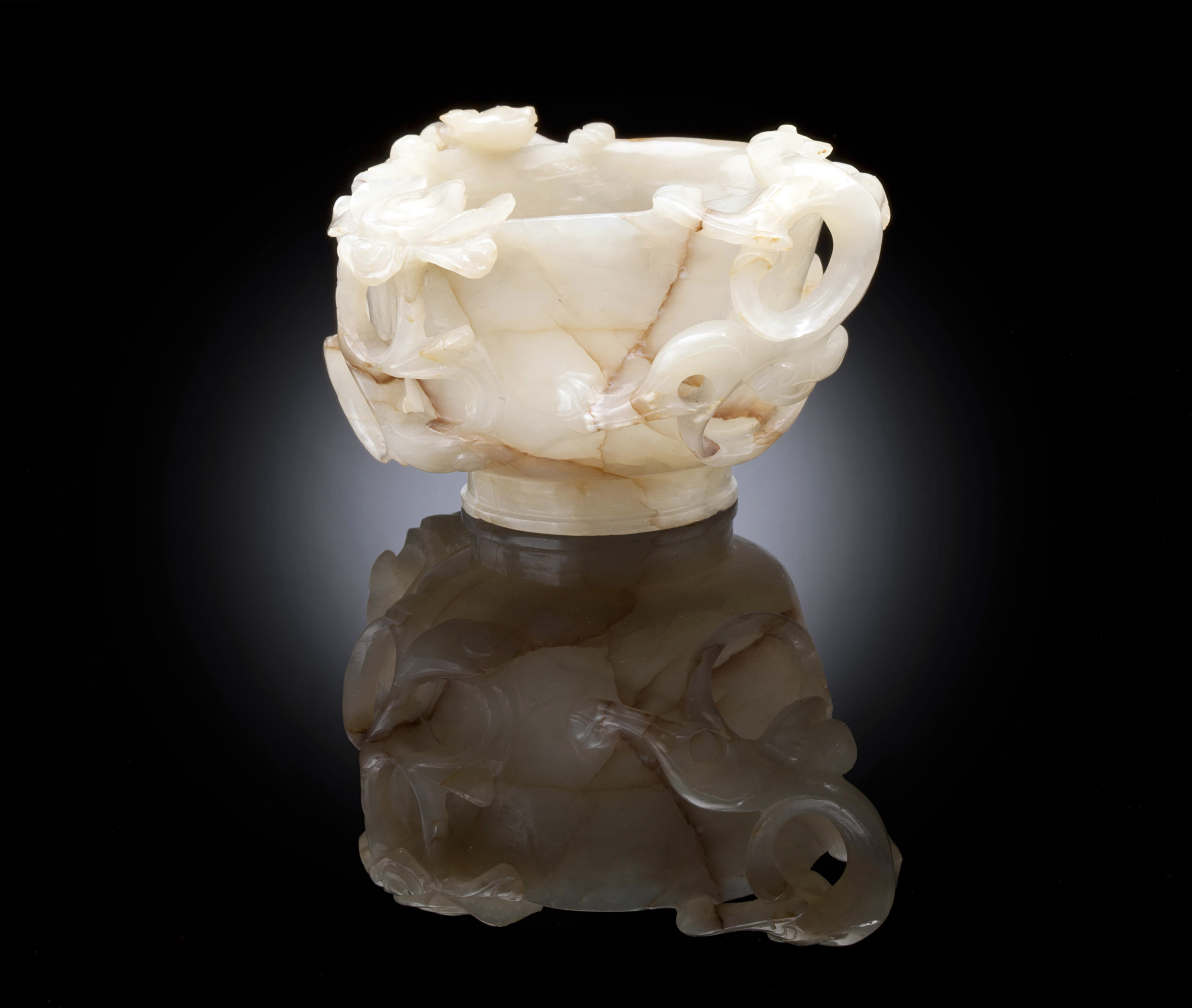 白玉鏤雕螭龍雙耳盃, 明| Christie's