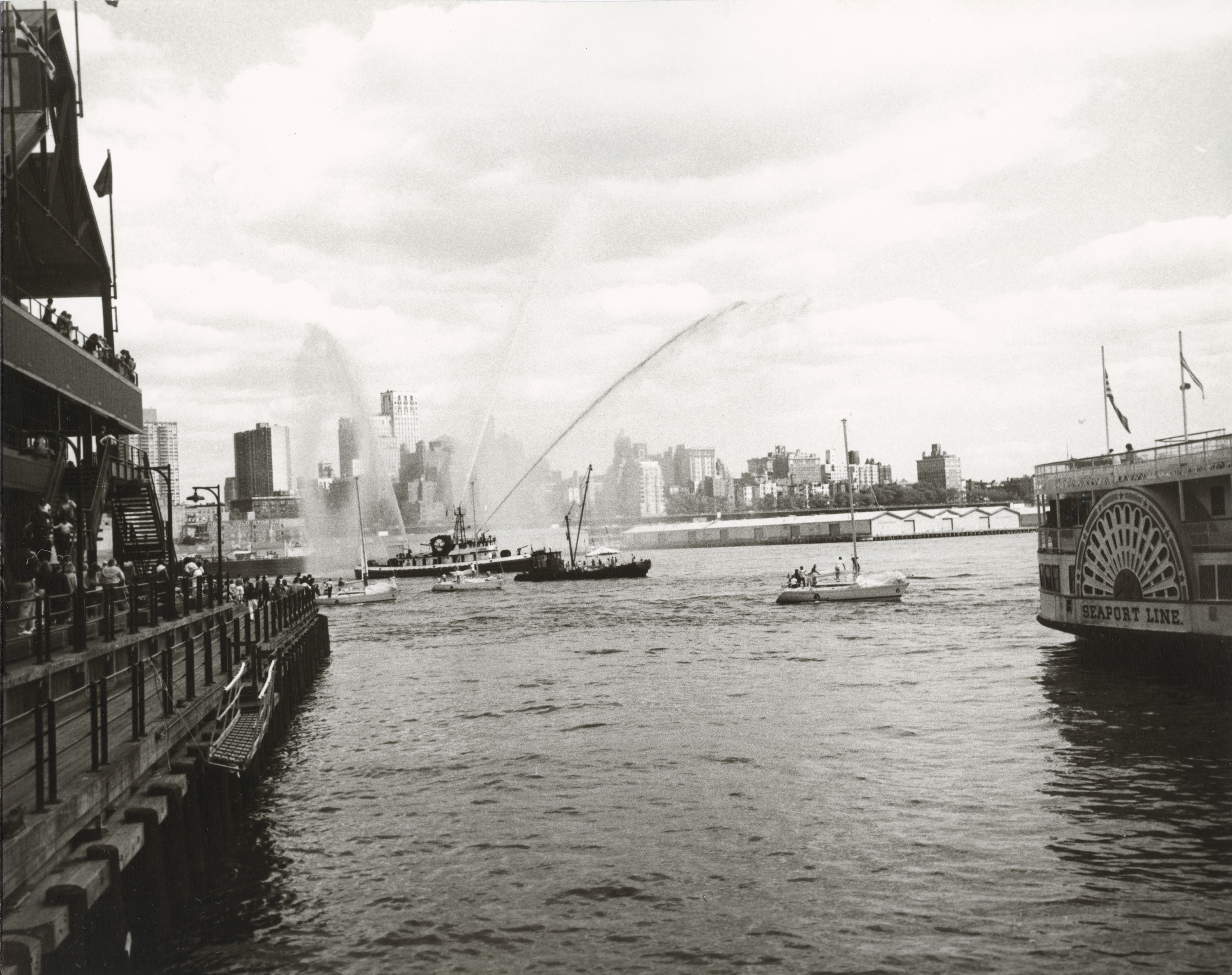 アンディ・ウォーホル America Building, undated Empire State Building, ANDY WARHOL (1928-1987) | Christie's