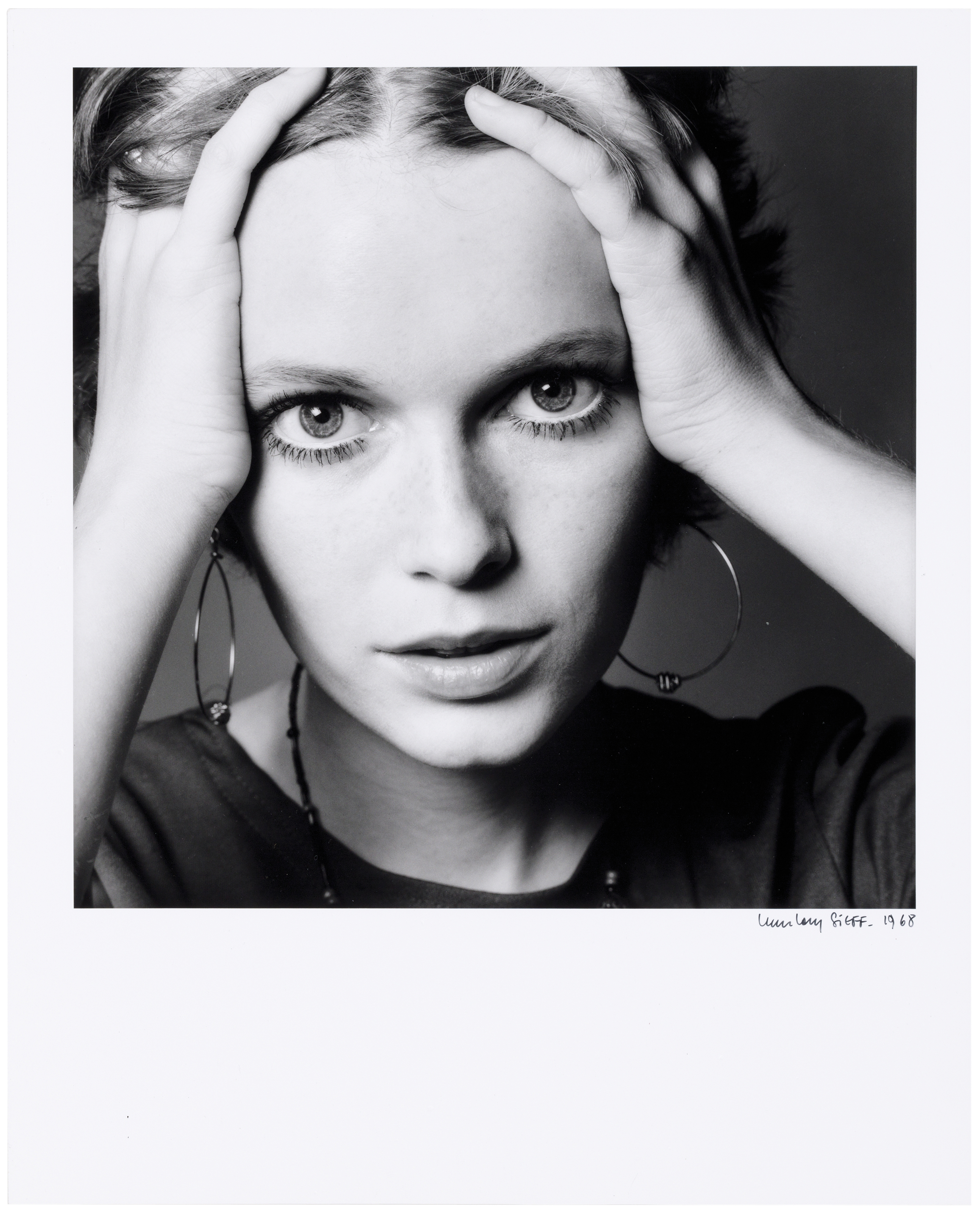 Mia Farrow pour Vogue, Paris, 1968, JEANLOUP SIEFF (1933-2000