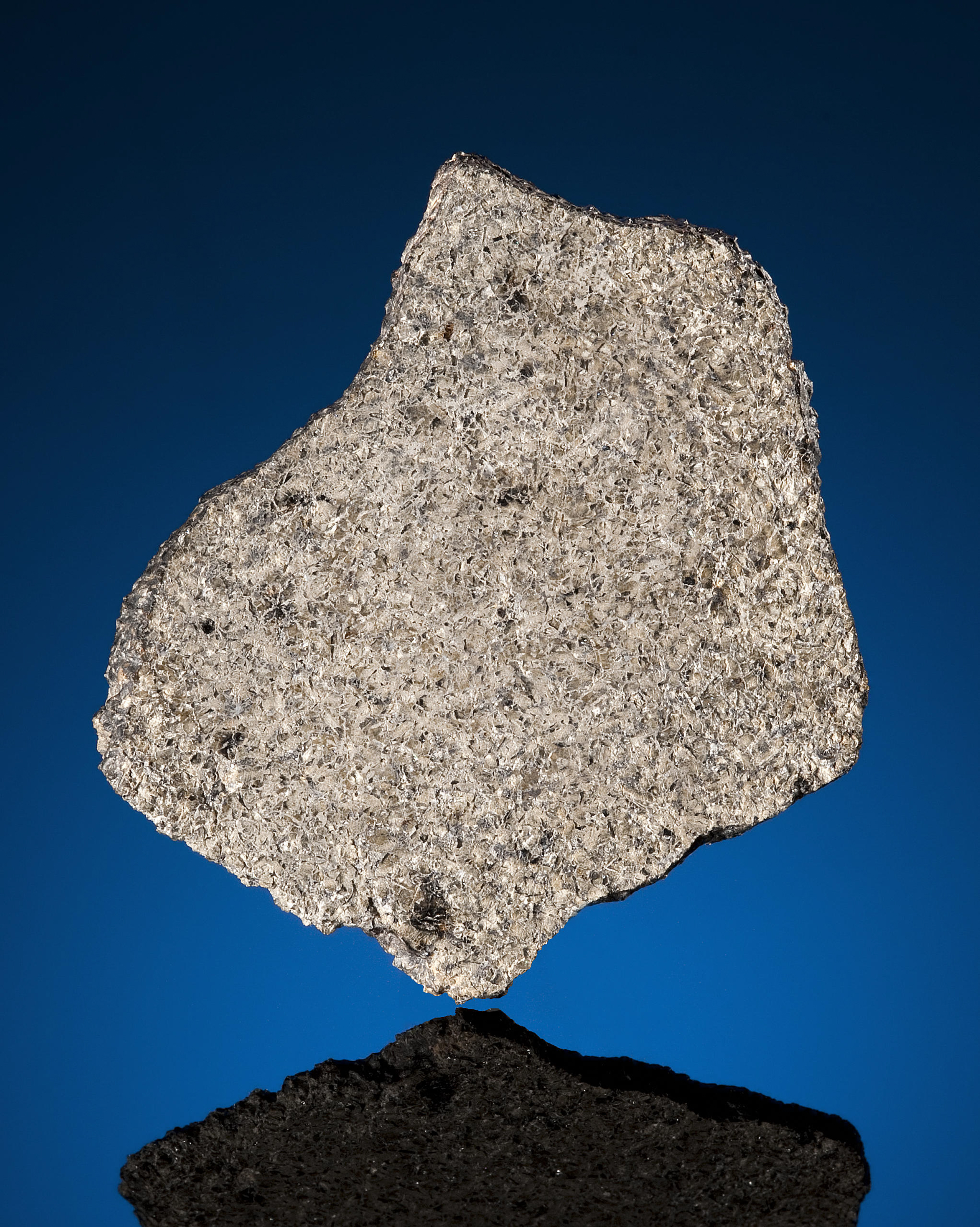 A Complete Slice of Martian Meteorite (NWA 7944), DISCOVERED