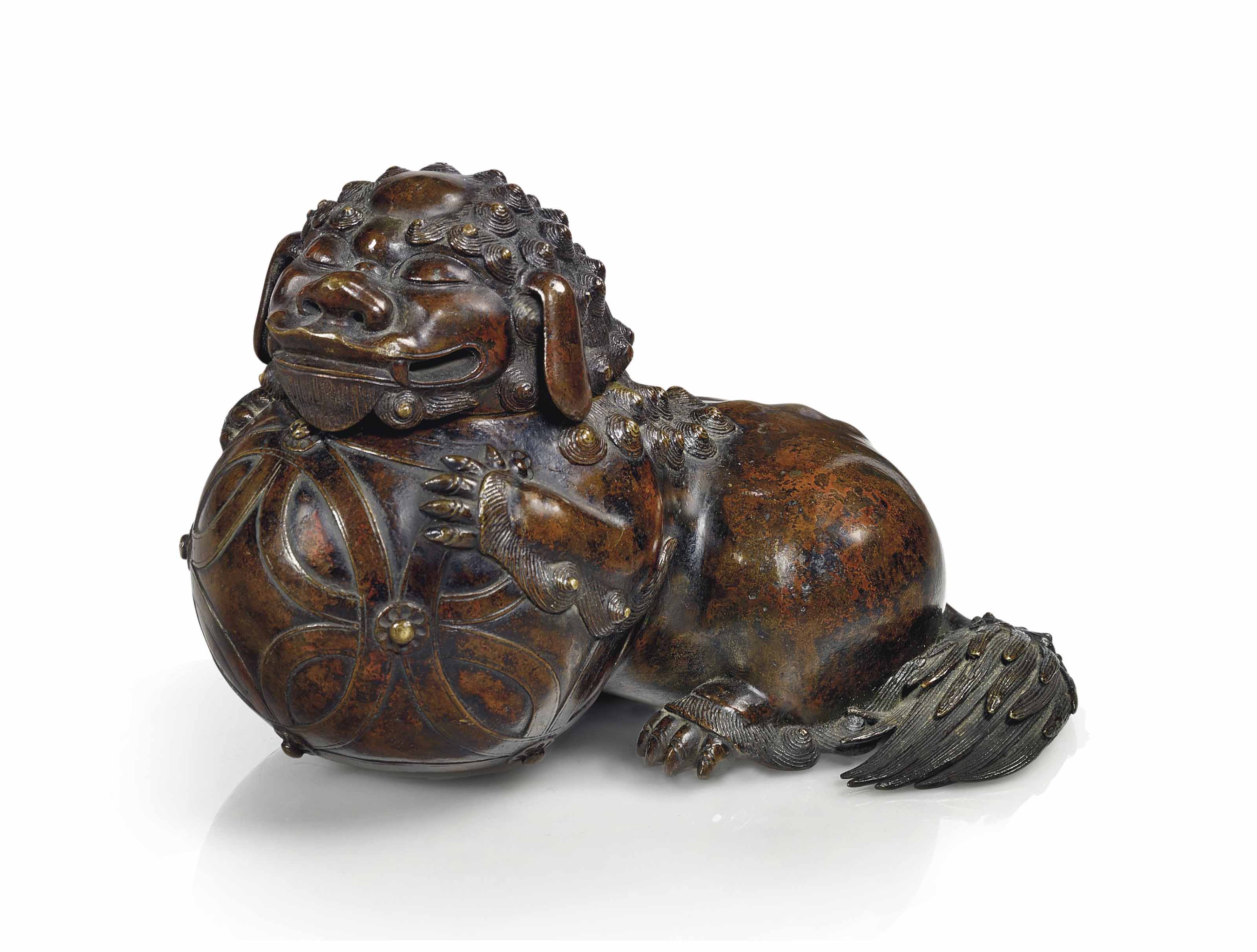 BRULEPARFUM EN BRONZE , CHINE, DYNASTIE MING, XVIIEME SIECLE Christie's