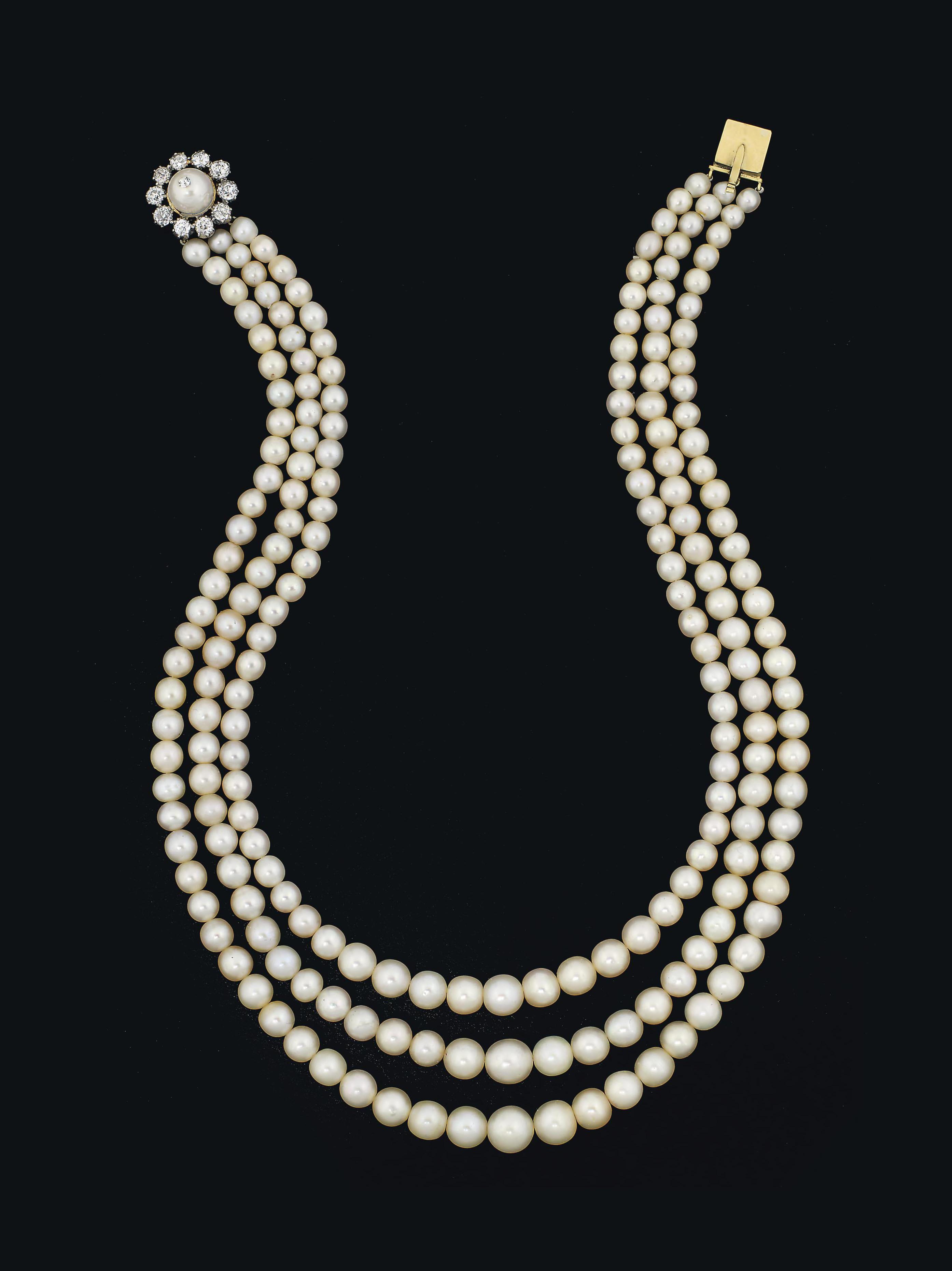 A NATURAL PEARL NECKLACE