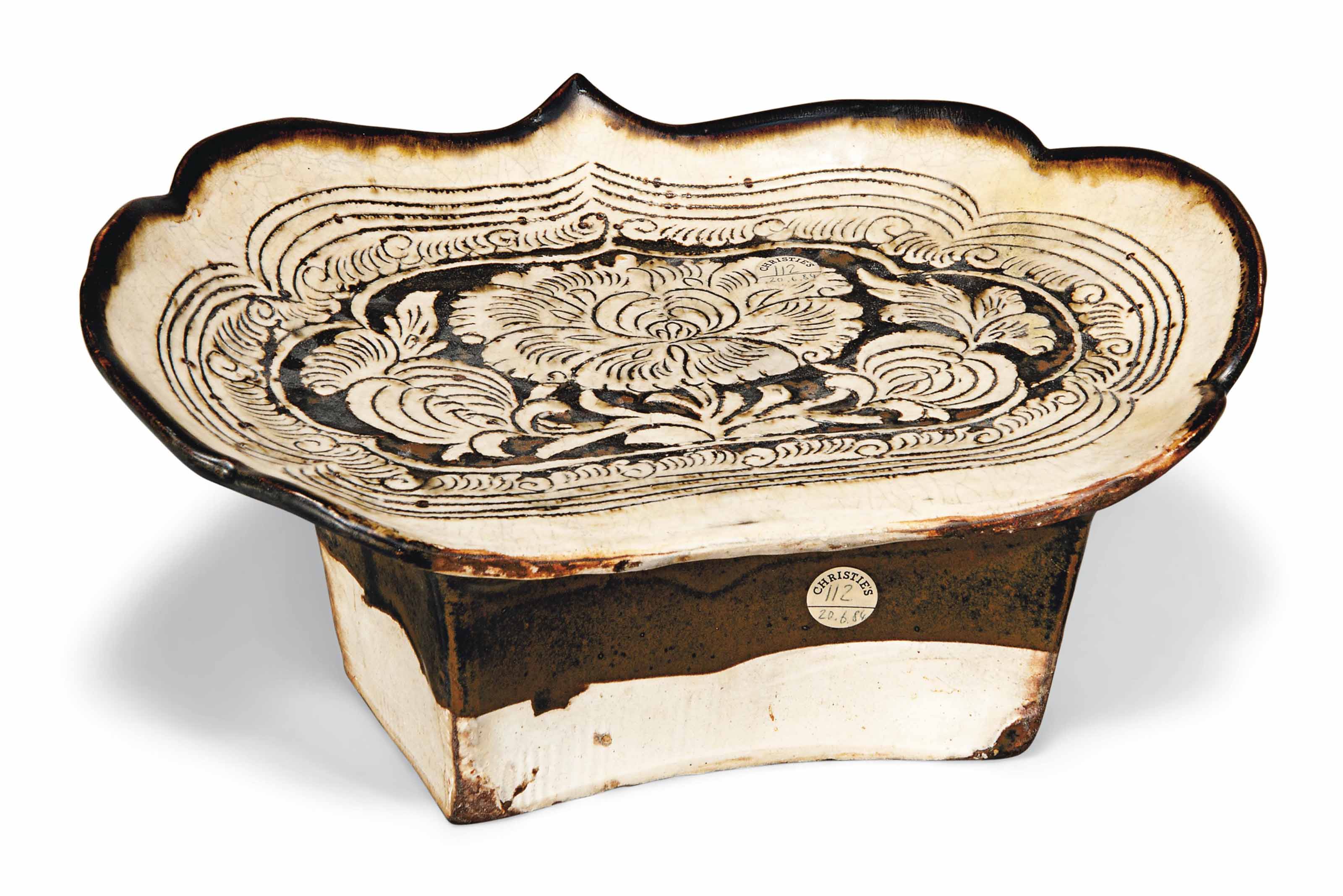 A CARVED CIZHOU PILLOW , SONGJIN DYNASTY (9601234) Christie's