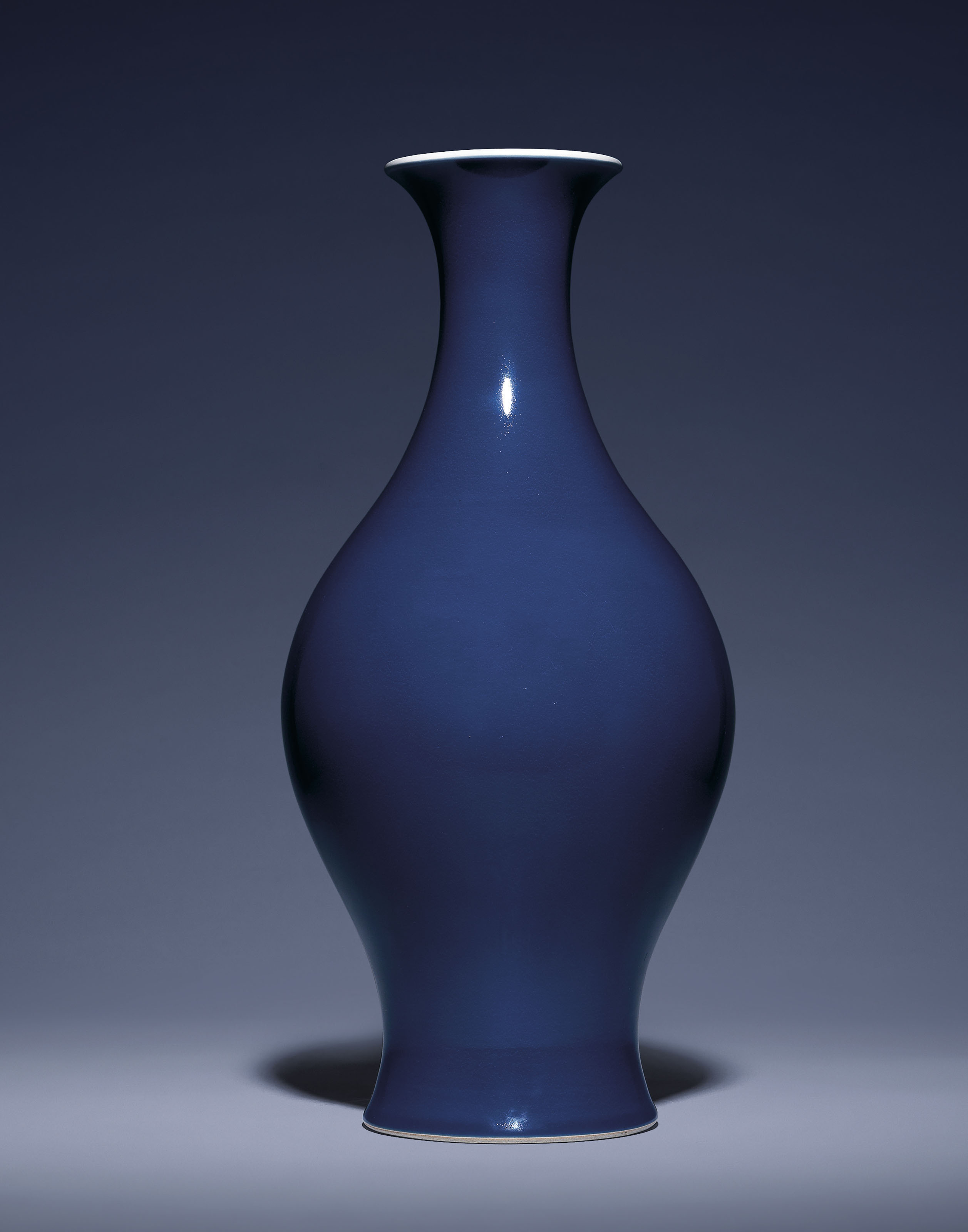 A VERY RARE SACRIFICIAL BLUEGLAZED VASE, GANLANPING , YONGZHENG SIX