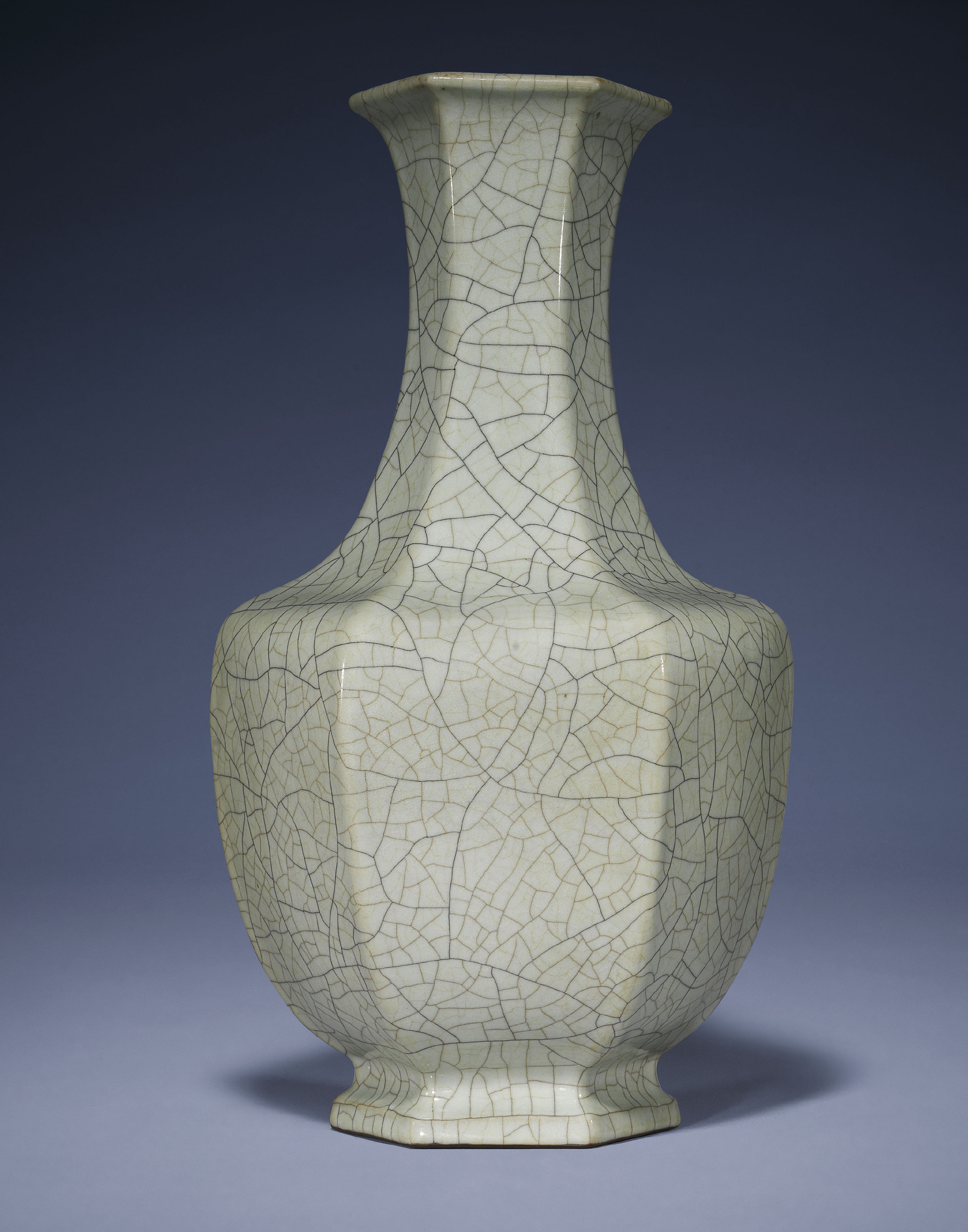 A LARGE GE-TYPE GLAZED HEXAGONAL VASE, QIANLONG SIX-CHARACTER SEAL