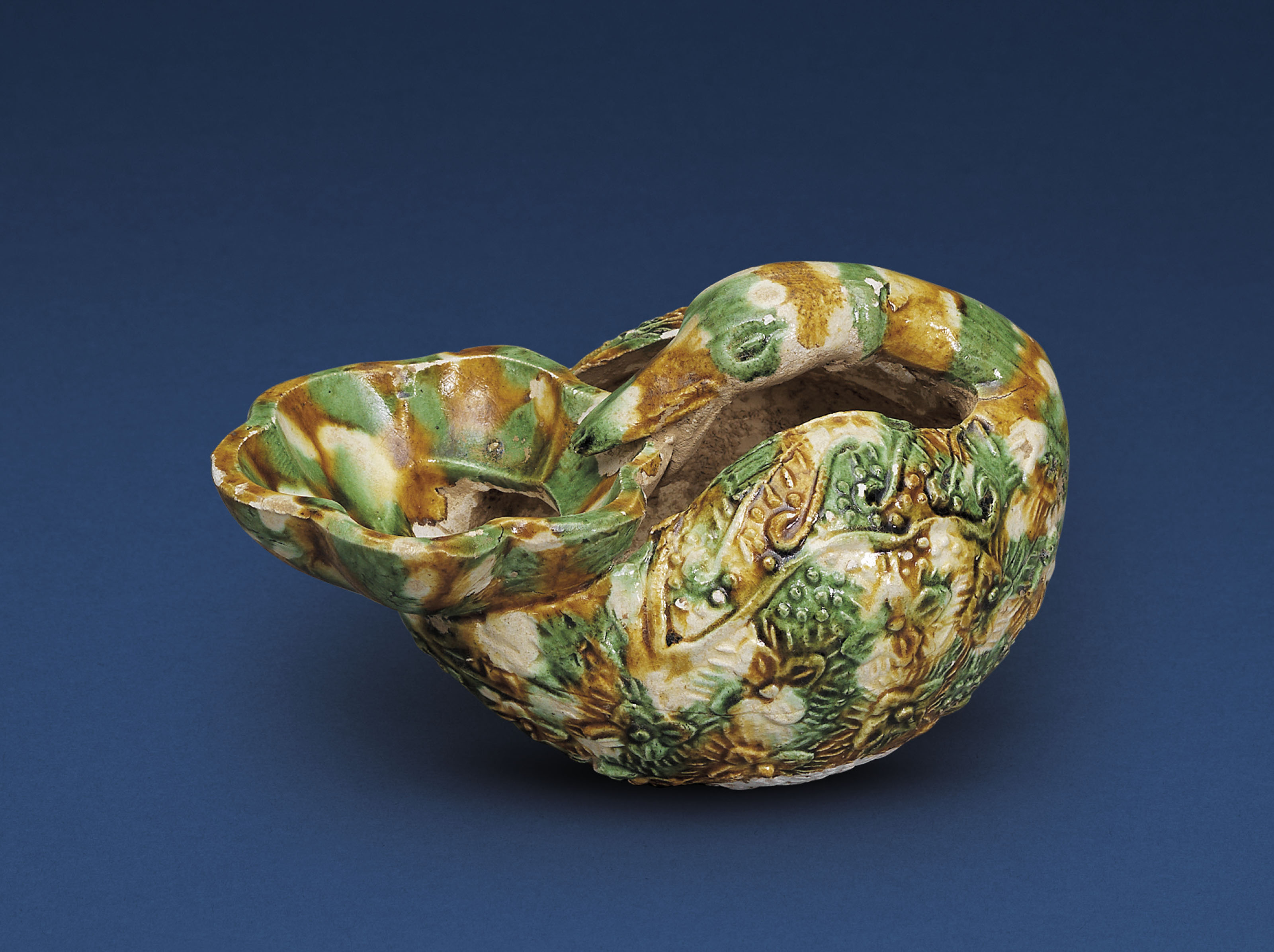 A Sancai Glazed Duck Form Cup