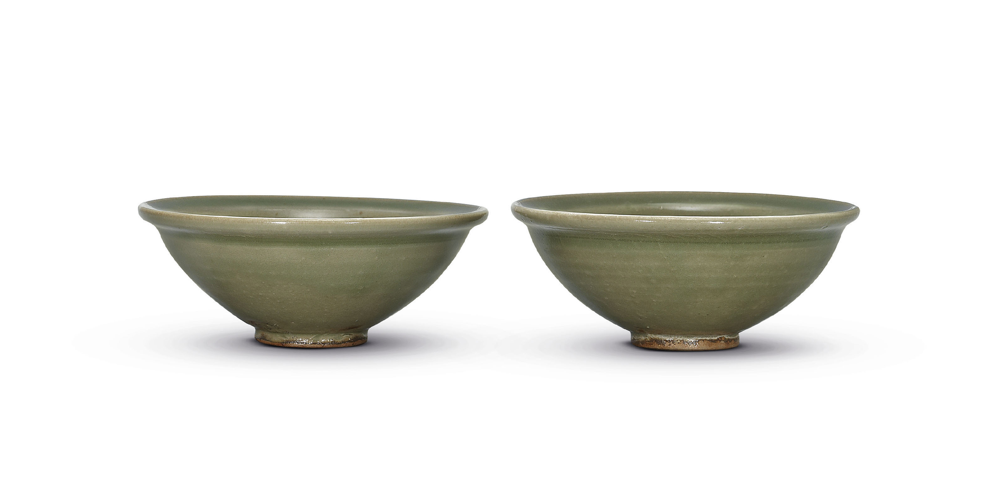 北宋耀州窯刻花盌一對, NORTHERN SONG DYNASTY, 11TH-12TH CENTURY