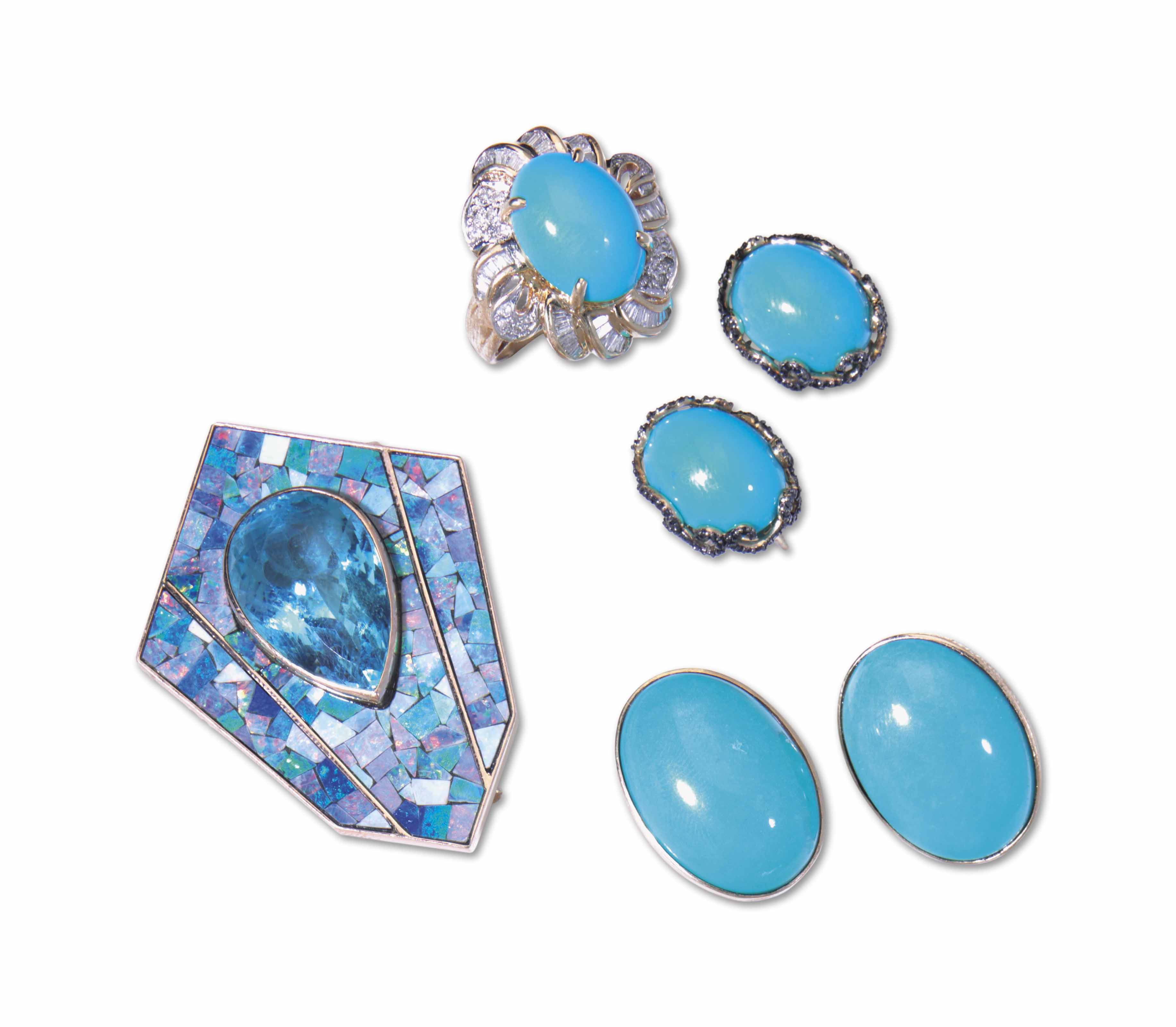 A GROUP OF JEWELRY