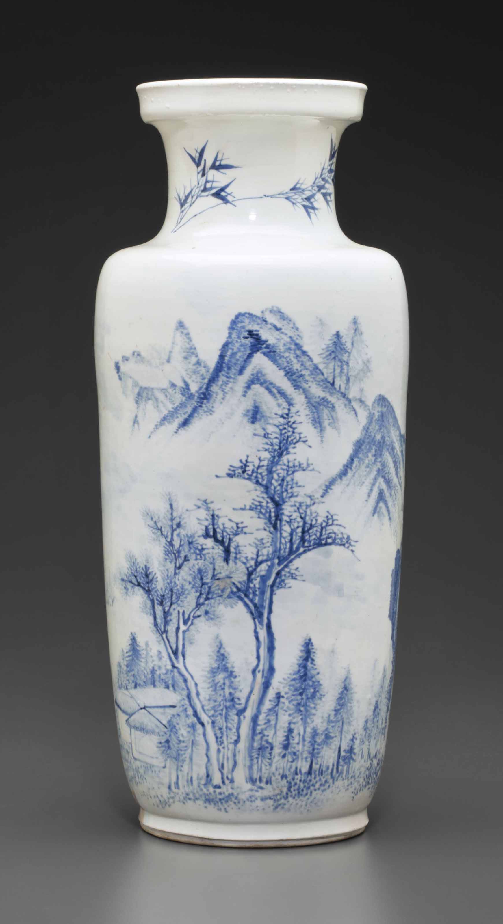 A RARE BLUE AND WHITE ROULEAU VASE , KANGXI PERIOD, 17TH CENTURY