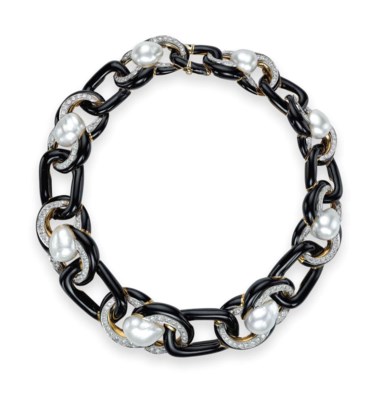 A baroque cultured pearl, diamond and enamel necklace, by David Webb. Sold for $56,250 on 10 December 2015 at Christie’s in New York