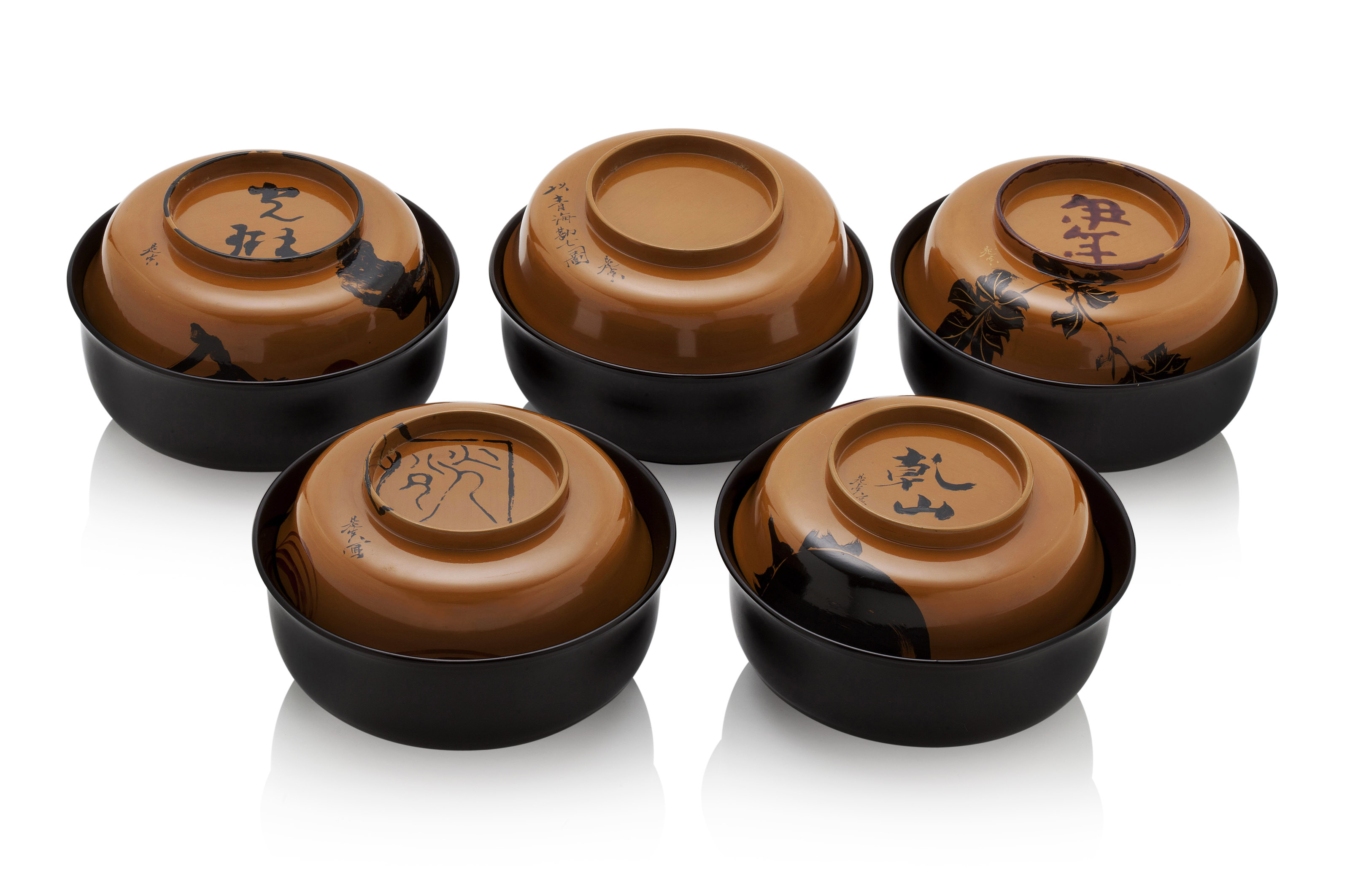 A set of five lacquer bowls and covers, EACH SIGNED ZESHIN
