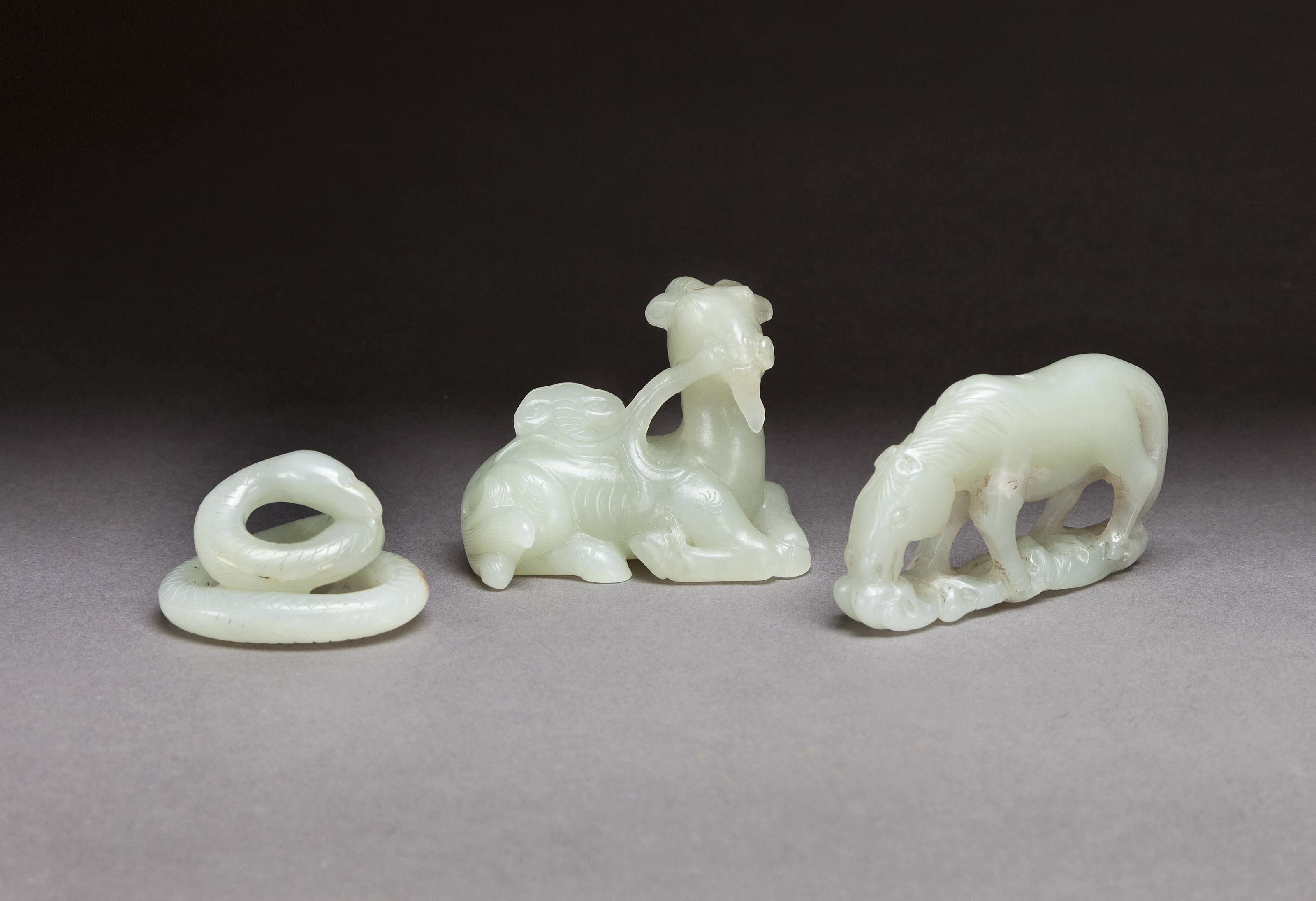 中国美術 黄白玉 刻 獣 筆架 古代 10cmx2cm(LC601)（中国美術 黄