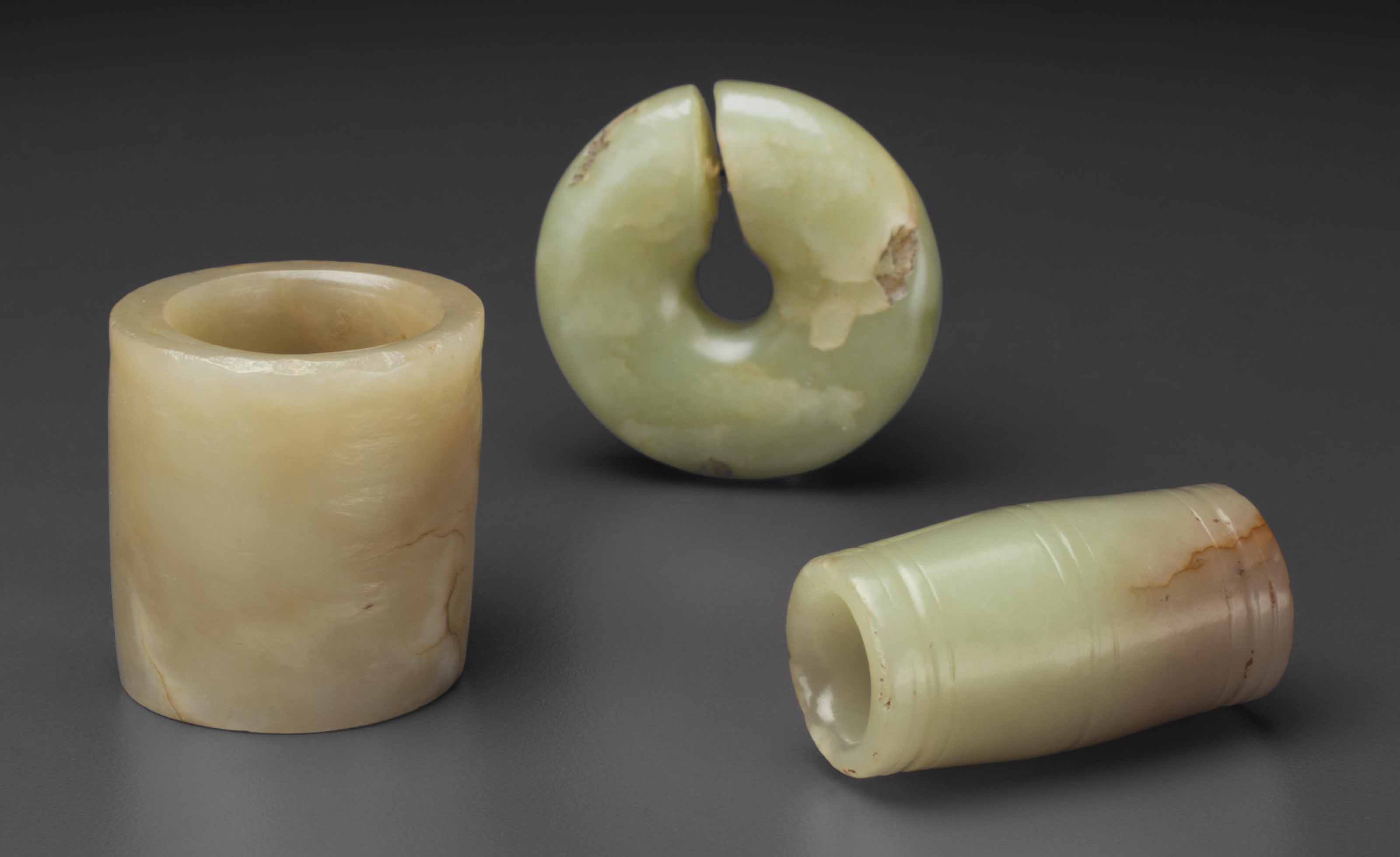 THREE SMALL EARLY JADE ORNAMENTS , CHINA, 2ND1ST MILLENNIUM BC