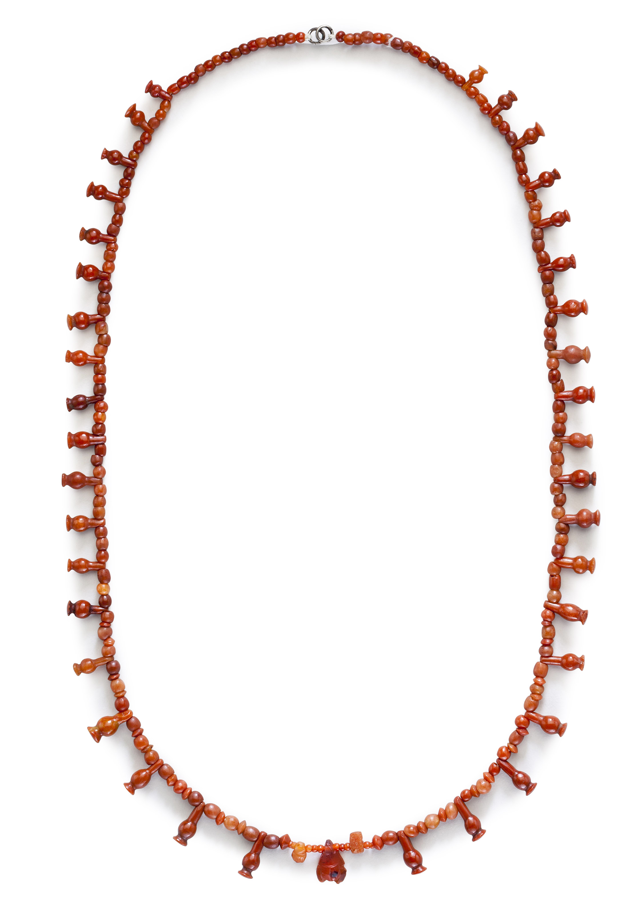 AN EGYPTIAN CARNELIAN AND RED JASPER BEAD NECKLACE, NEW KINGDOM, 18TH20TH DYNASTY, 15501070 B